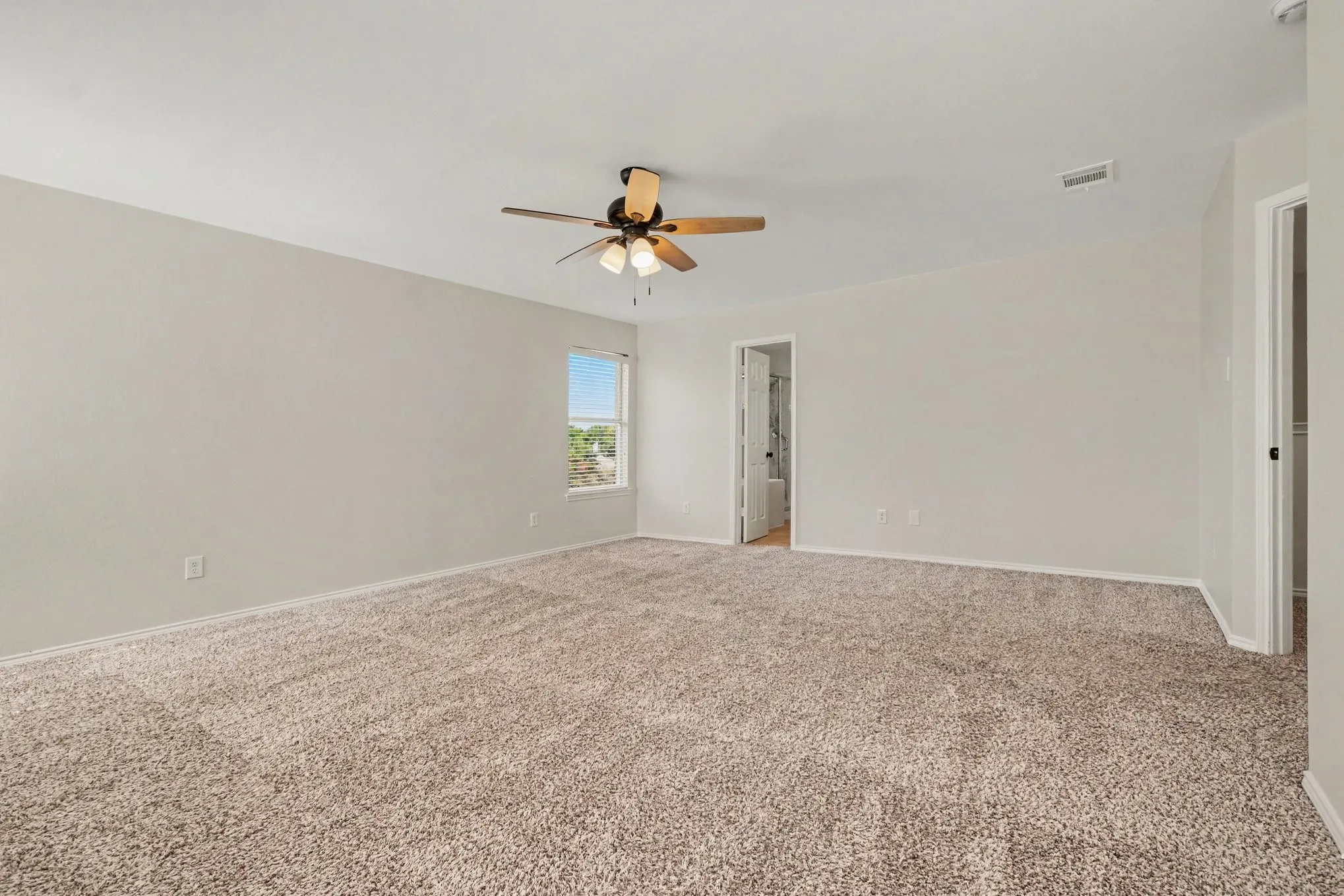 Single Family Residence For Sale in Collin County , 2608 Hudson Crossing, Mc Kinney, Texas 75072, 4 Bedroom, 3 Bathroom, 2 Garage spaces, 2,725 Sqft, built in 2001, mls#21410613, Real Estate Agent in Mc Kinney, Homes For Sale in Collin county, Homes For Sale in Mc Kinney, Realtor in Mc Kinney Texas, Real Estate Brokerage Independent Realty Texas, Luminita Cordes Realtor