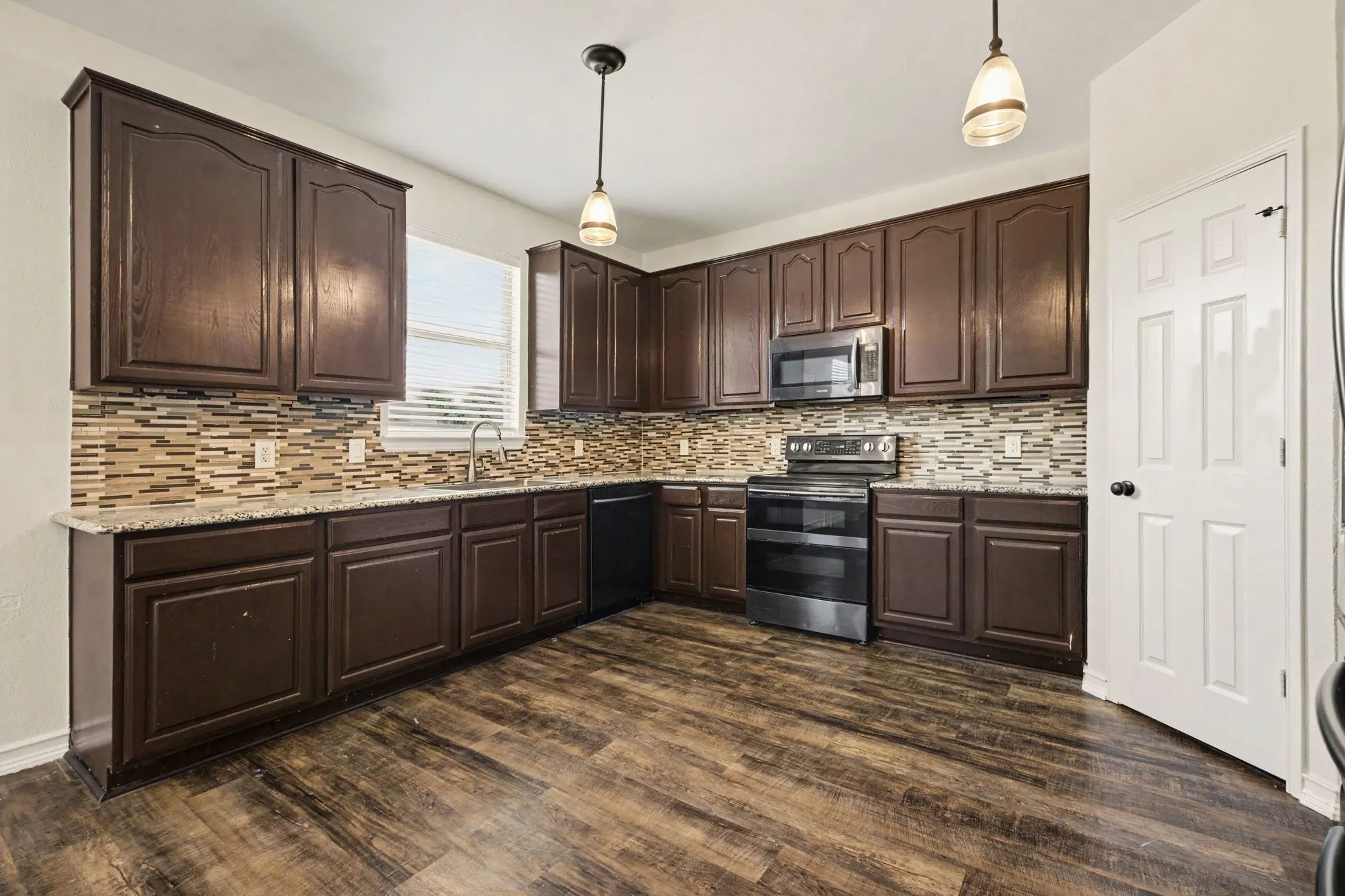 Single Family Residence For Sale in Collin County , 2608 Hudson Crossing, Mc Kinney, Texas 75072, 4 Bedroom, 3 Bathroom, 2 Garage spaces, 2,725 Sqft, built in 2001, mls#21410613, Real Estate Agent in Mc Kinney, Homes For Sale in Collin county, Homes For Sale in Mc Kinney, Realtor in Mc Kinney Texas, Real Estate Brokerage Independent Realty Texas, Luminita Cordes Realtor