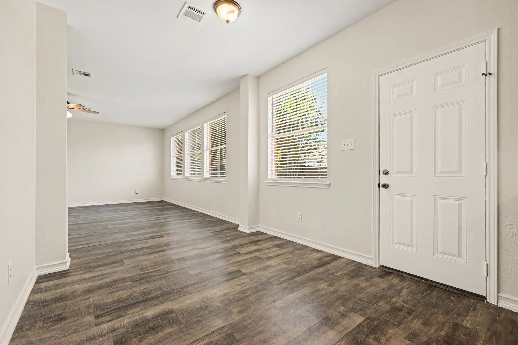 Single Family Residence For Sale in Collin County , 2608 Hudson Crossing, Mc Kinney, Texas 75072, 4 Bedroom, 3 Bathroom, 2 Garage spaces, 2,725 Sqft, built in 2001, mls#21410613, Real Estate Agent in Mc Kinney, Homes For Sale in Collin county, Homes For Sale in Mc Kinney, Realtor in Mc Kinney Texas, Real Estate Brokerage Independent Realty Texas, Luminita Cordes Realtor