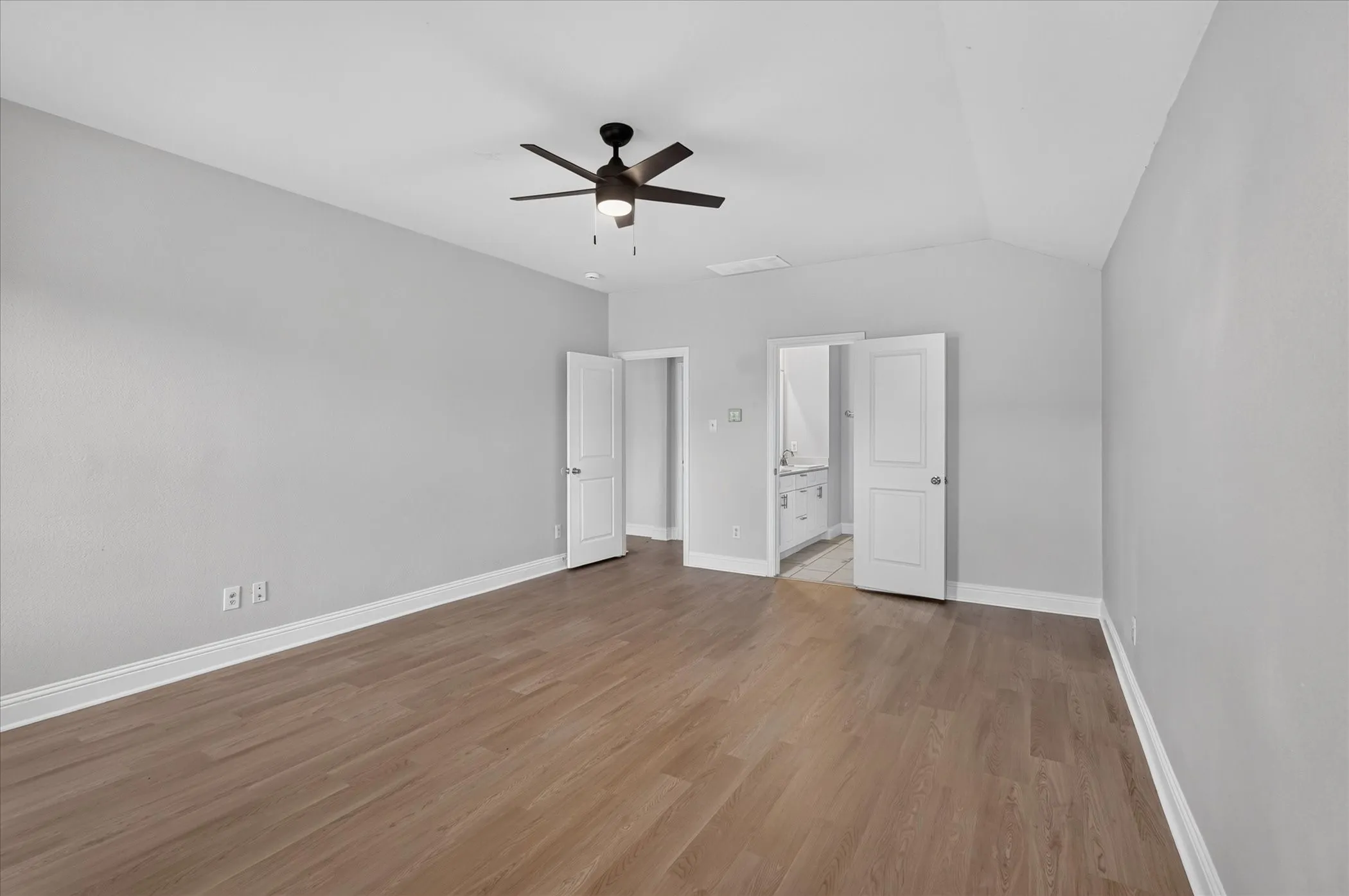 Single Family Residence For Rent in Kaufman County , 2121 Silsbee Court, Forney, Texas 75126, 4 Bedroom, 3 Bathroom, 2 Garage spaces, 2,292 Sqft, built in 2019, mls#21414214, Real Estate Agent in Forney, Homes For Rent in Kaufman county, Homes For Rent in Forney, Realtor in Forney Texas, Real Estate Brokerage Independent Realty Texas, Luminita Cordes Realtor