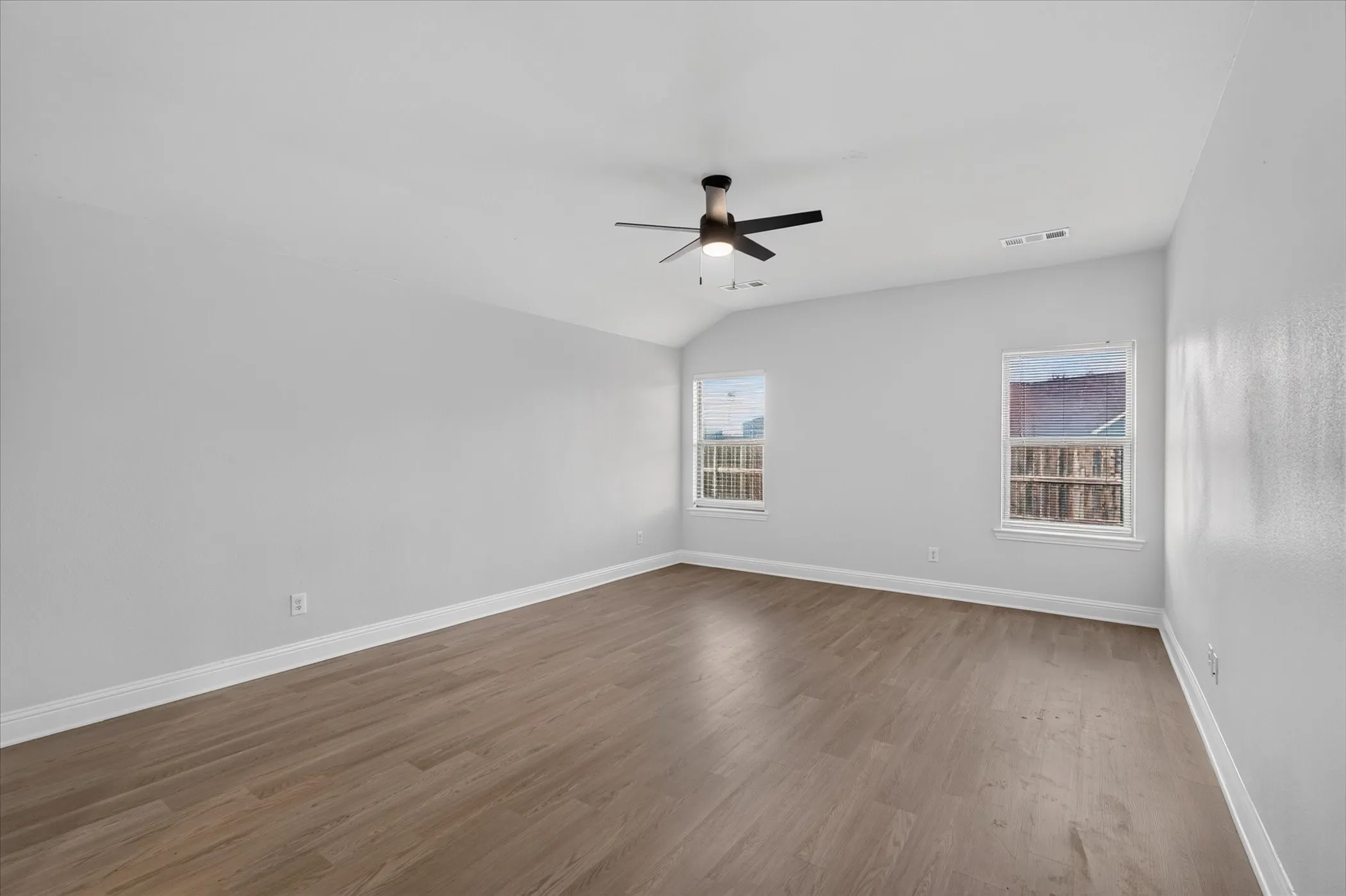 Single Family Residence For Rent in Kaufman County , 2121 Silsbee Court, Forney, Texas 75126, 4 Bedroom, 3 Bathroom, 2 Garage spaces, 2,292 Sqft, built in 2019, mls#21414214, Real Estate Agent in Forney, Homes For Rent in Kaufman county, Homes For Rent in Forney, Realtor in Forney Texas, Real Estate Brokerage Independent Realty Texas, Luminita Cordes Realtor