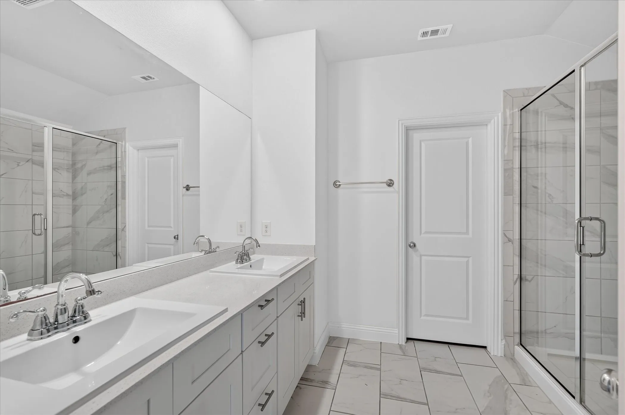 Single Family Residence For Rent in Kaufman County , 2121 Silsbee Court, Forney, Texas 75126, 4 Bedroom, 3 Bathroom, 2 Garage spaces, 2,292 Sqft, built in 2019, mls#21414214, Real Estate Agent in Forney, Homes For Rent in Kaufman county, Homes For Rent in Forney, Realtor in Forney Texas, Real Estate Brokerage Independent Realty Texas, Luminita Cordes Realtor