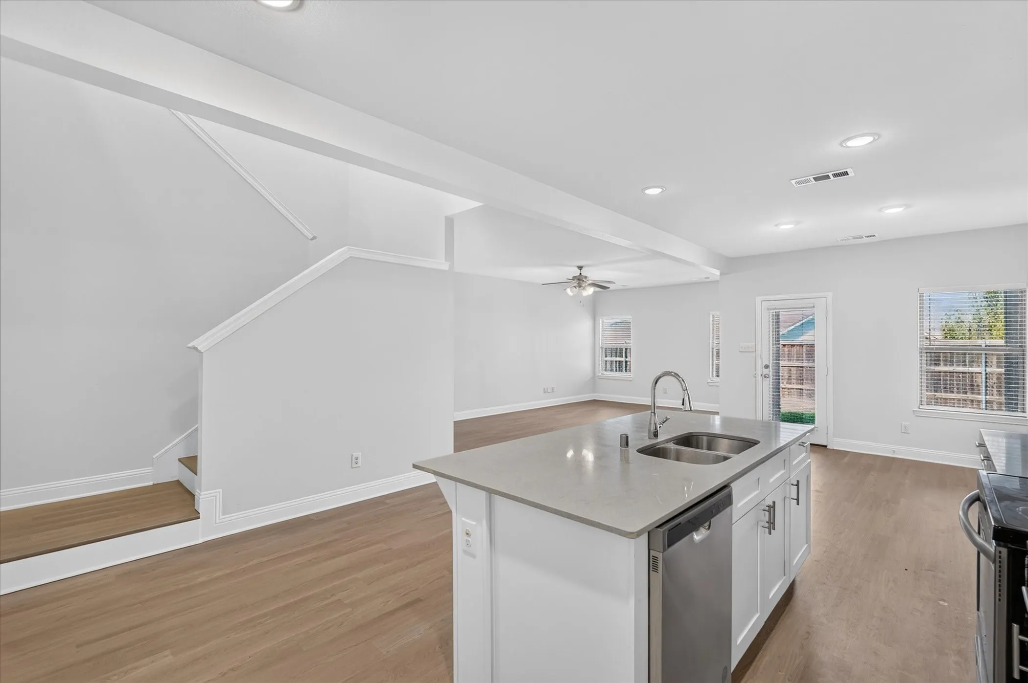 Single Family Residence For Rent in Kaufman County , 2121 Silsbee Court, Forney, Texas 75126, 4 Bedroom, 3 Bathroom, 2 Garage spaces, 2,292 Sqft, built in 2019, mls#21414214, Real Estate Agent in Forney, Homes For Rent in Kaufman county, Homes For Rent in Forney, Realtor in Forney Texas, Real Estate Brokerage Independent Realty Texas, Luminita Cordes Realtor
