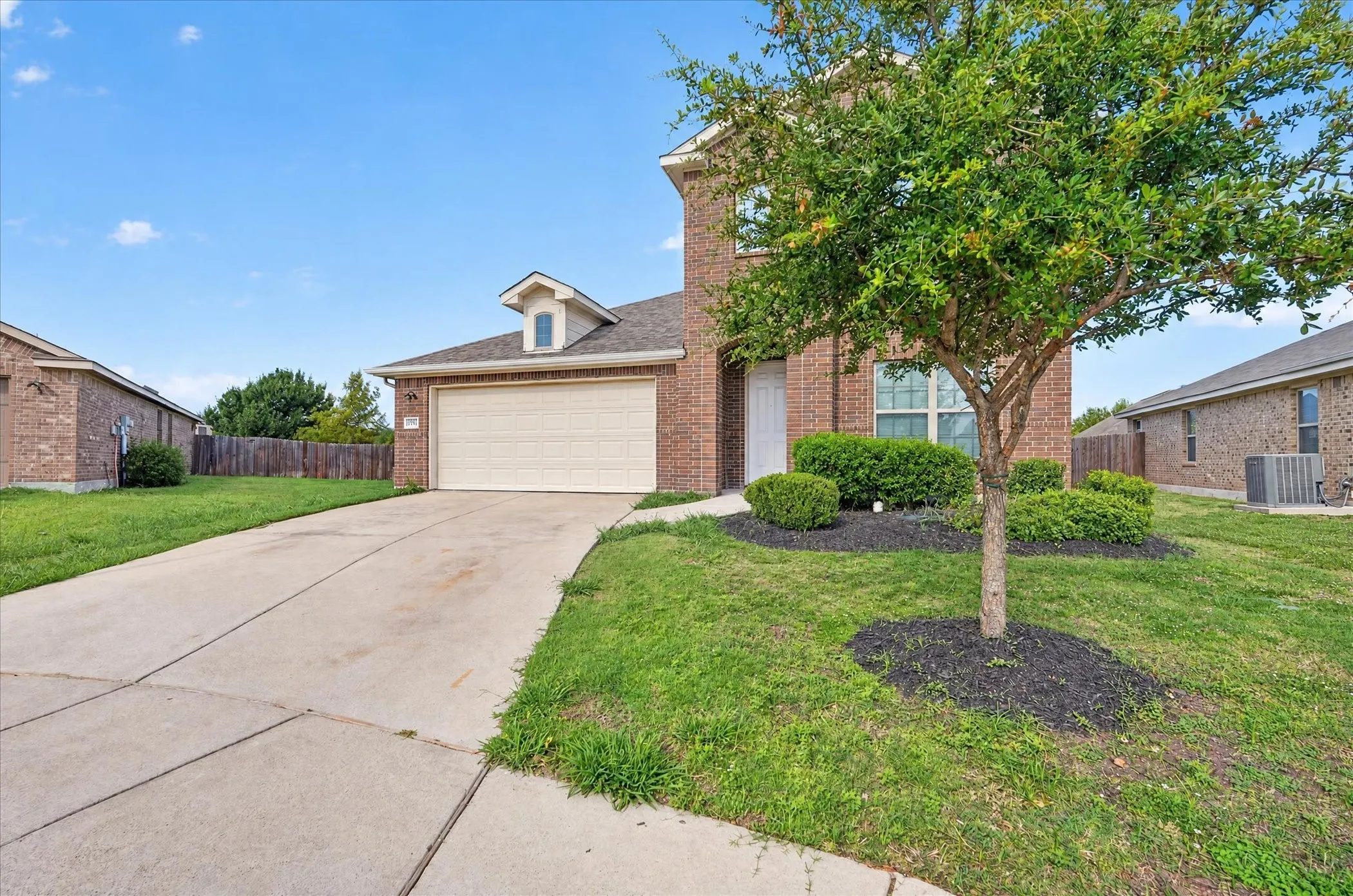 Single Family Residence For Rent in Kaufman County , 2121 Silsbee Court, Forney, Texas 75126, 4 Bedroom, 3 Bathroom, 2 Garage spaces, 2,292 Sqft, built in 2019, mls#21414214, Real Estate Agent in Forney, Homes For Rent in Kaufman county, Homes For Rent in Forney, Realtor in Forney Texas, Real Estate Brokerage Independent Realty Texas, Luminita Cordes Realtor