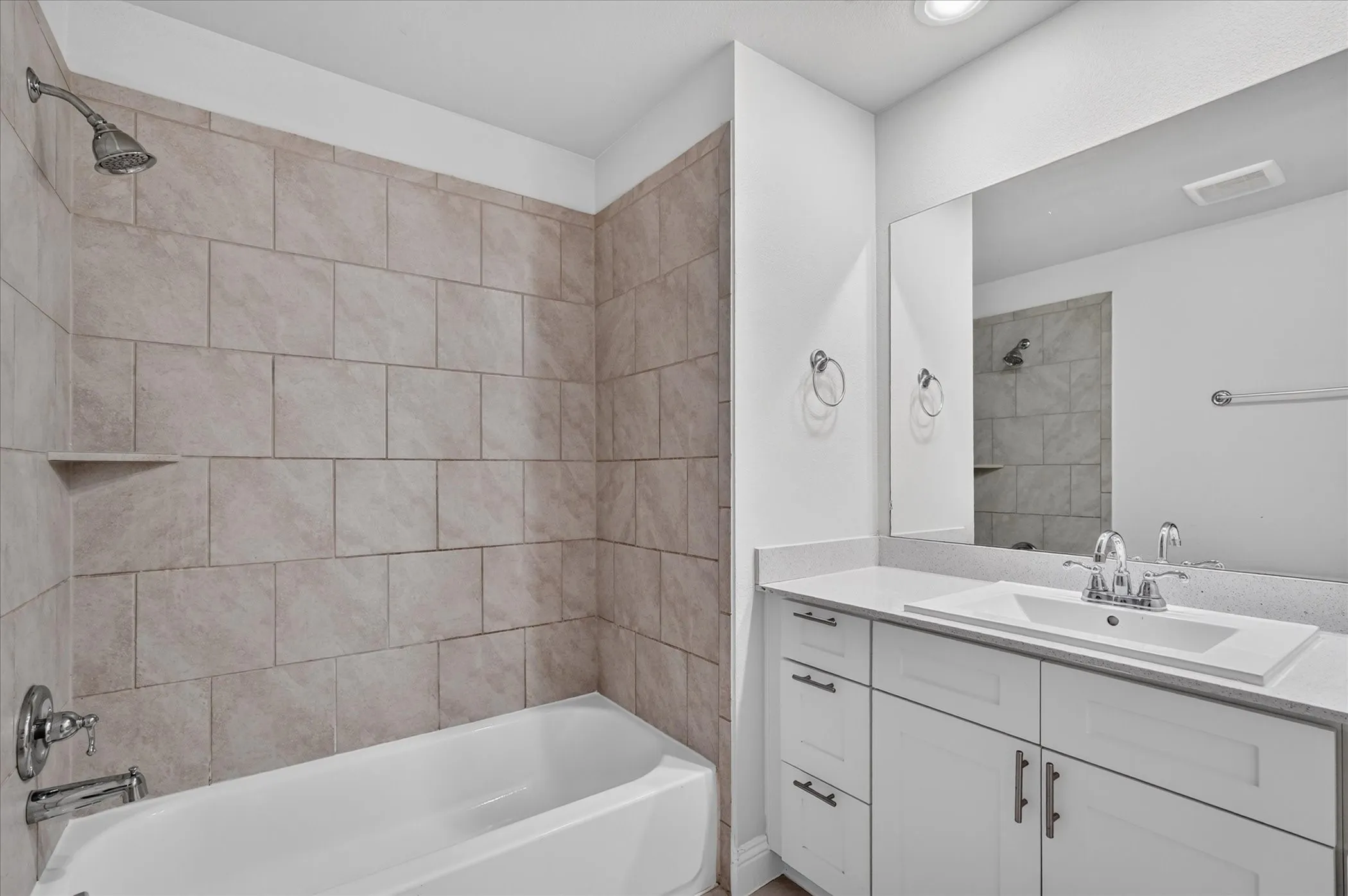Single Family Residence For Rent in Kaufman County , 2121 Silsbee Court, Forney, Texas 75126, 4 Bedroom, 3 Bathroom, 2 Garage spaces, 2,292 Sqft, built in 2019, mls#21414214, Real Estate Agent in Forney, Homes For Rent in Kaufman county, Homes For Rent in Forney, Realtor in Forney Texas, Real Estate Brokerage Independent Realty Texas, Luminita Cordes Realtor