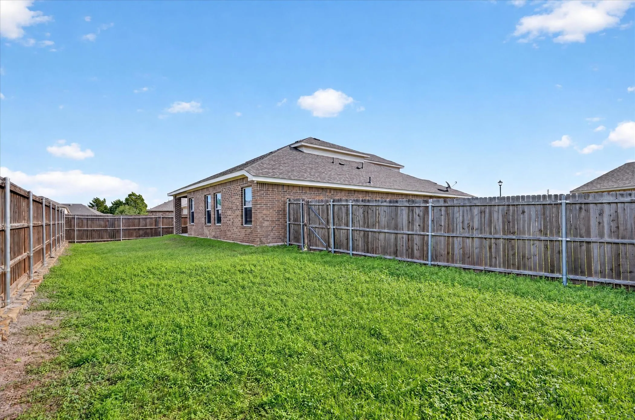 Single Family Residence For Rent in Kaufman County , 2121 Silsbee Court, Forney, Texas 75126, 4 Bedroom, 3 Bathroom, 2 Garage spaces, 2,292 Sqft, built in 2019, mls#21414214, Real Estate Agent in Forney, Homes For Rent in Kaufman county, Homes For Rent in Forney, Realtor in Forney Texas, Real Estate Brokerage Independent Realty Texas, Luminita Cordes Realtor