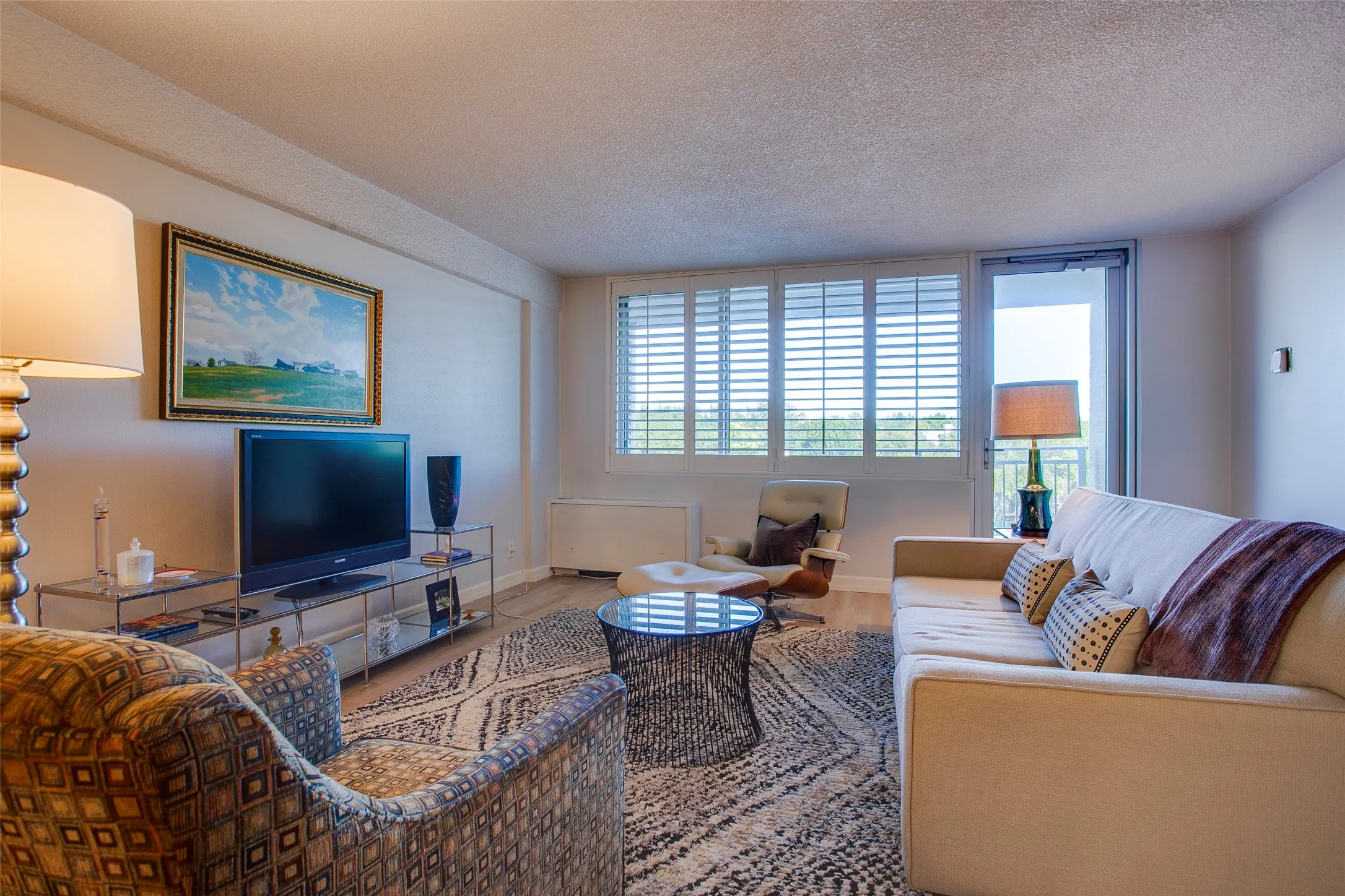 Condominium For Sale in Dallas County , 3883 Turtle Creek Boulevard 416, Dallas, Texas 75219, 1 Bedroom, 1 Bathroom, 2 Garage spaces, 862 Sqft, built in 1963, mls#21413434, Real Estate Agent in Dallas, Homes For Sale in Dallas county, Homes For Sale in Dallas, Realtor in Dallas Texas, Real Estate Brokerage Independent Realty Texas, Luminita Cordes Realtor