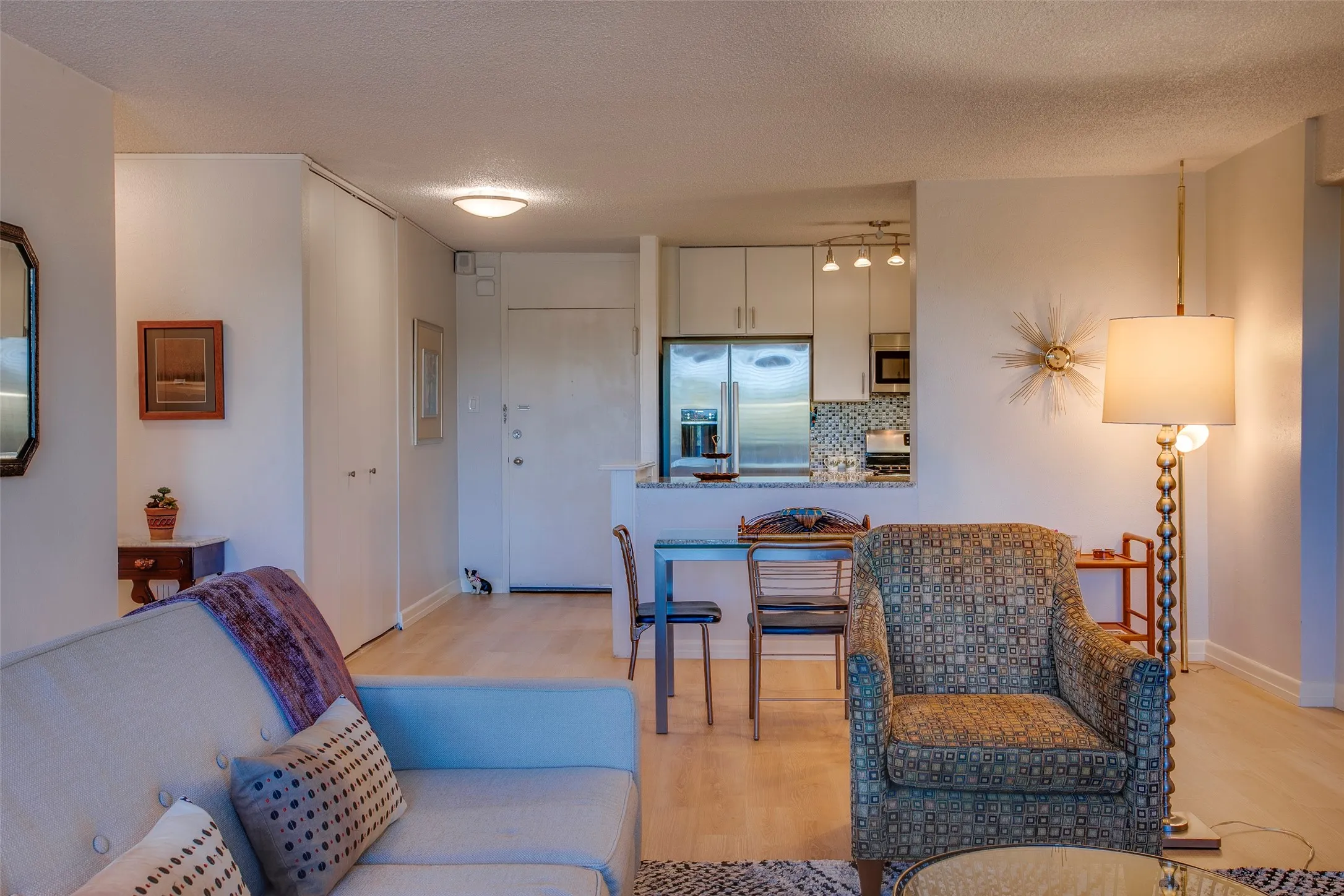 Condominium For Sale in Dallas County , 3883 Turtle Creek Boulevard 416, Dallas, Texas 75219, 1 Bedroom, 1 Bathroom, 2 Garage spaces, 862 Sqft, built in 1963, mls#21413434, Real Estate Agent in Dallas, Homes For Sale in Dallas county, Homes For Sale in Dallas, Realtor in Dallas Texas, Real Estate Brokerage Independent Realty Texas, Luminita Cordes Realtor