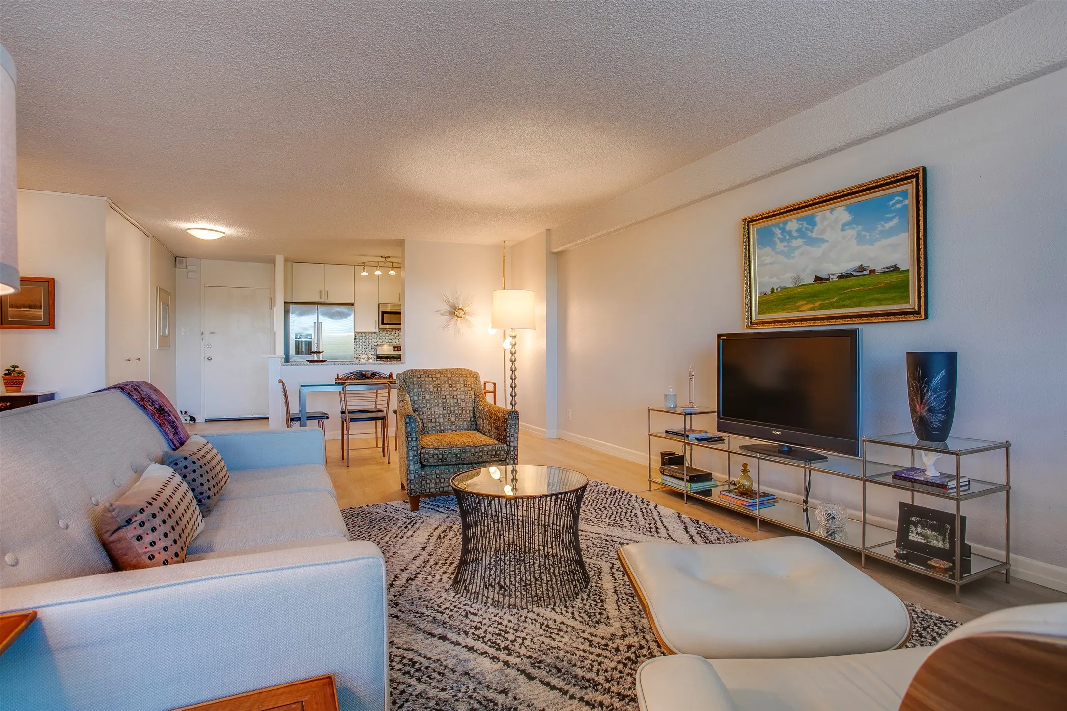 Condominium For Sale in Dallas County , 3883 Turtle Creek Boulevard 416, Dallas, Texas 75219, 1 Bedroom, 1 Bathroom, 2 Garage spaces, 862 Sqft, built in 1963, mls#21413434, Real Estate Agent in Dallas, Homes For Sale in Dallas county, Homes For Sale in Dallas, Realtor in Dallas Texas, Real Estate Brokerage Independent Realty Texas, Luminita Cordes Realtor