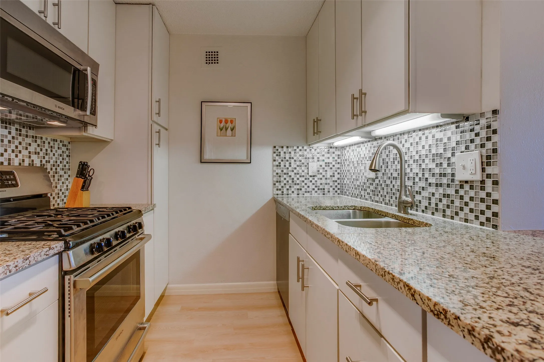 Condominium For Sale in Dallas County , 3883 Turtle Creek Boulevard 416, Dallas, Texas 75219, 1 Bedroom, 1 Bathroom, 2 Garage spaces, 862 Sqft, built in 1963, mls#21413434, Real Estate Agent in Dallas, Homes For Sale in Dallas county, Homes For Sale in Dallas, Realtor in Dallas Texas, Real Estate Brokerage Independent Realty Texas, Luminita Cordes Realtor