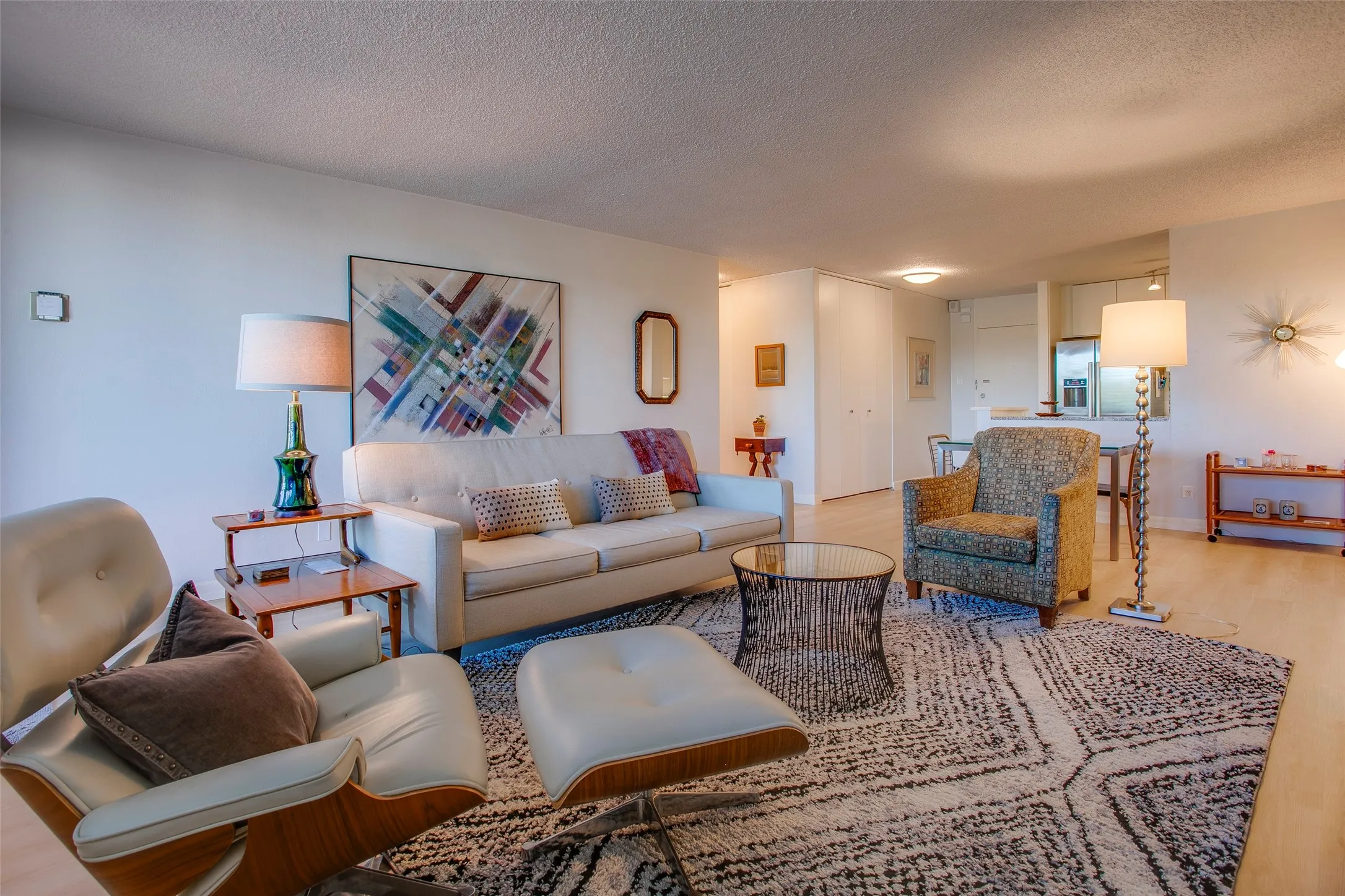 Condominium For Sale in Dallas County , 3883 Turtle Creek Boulevard 416, Dallas, Texas 75219, 1 Bedroom, 1 Bathroom, 2 Garage spaces, 862 Sqft, built in 1963, mls#21413434, Real Estate Agent in Dallas, Homes For Sale in Dallas county, Homes For Sale in Dallas, Realtor in Dallas Texas, Real Estate Brokerage Independent Realty Texas, Luminita Cordes Realtor