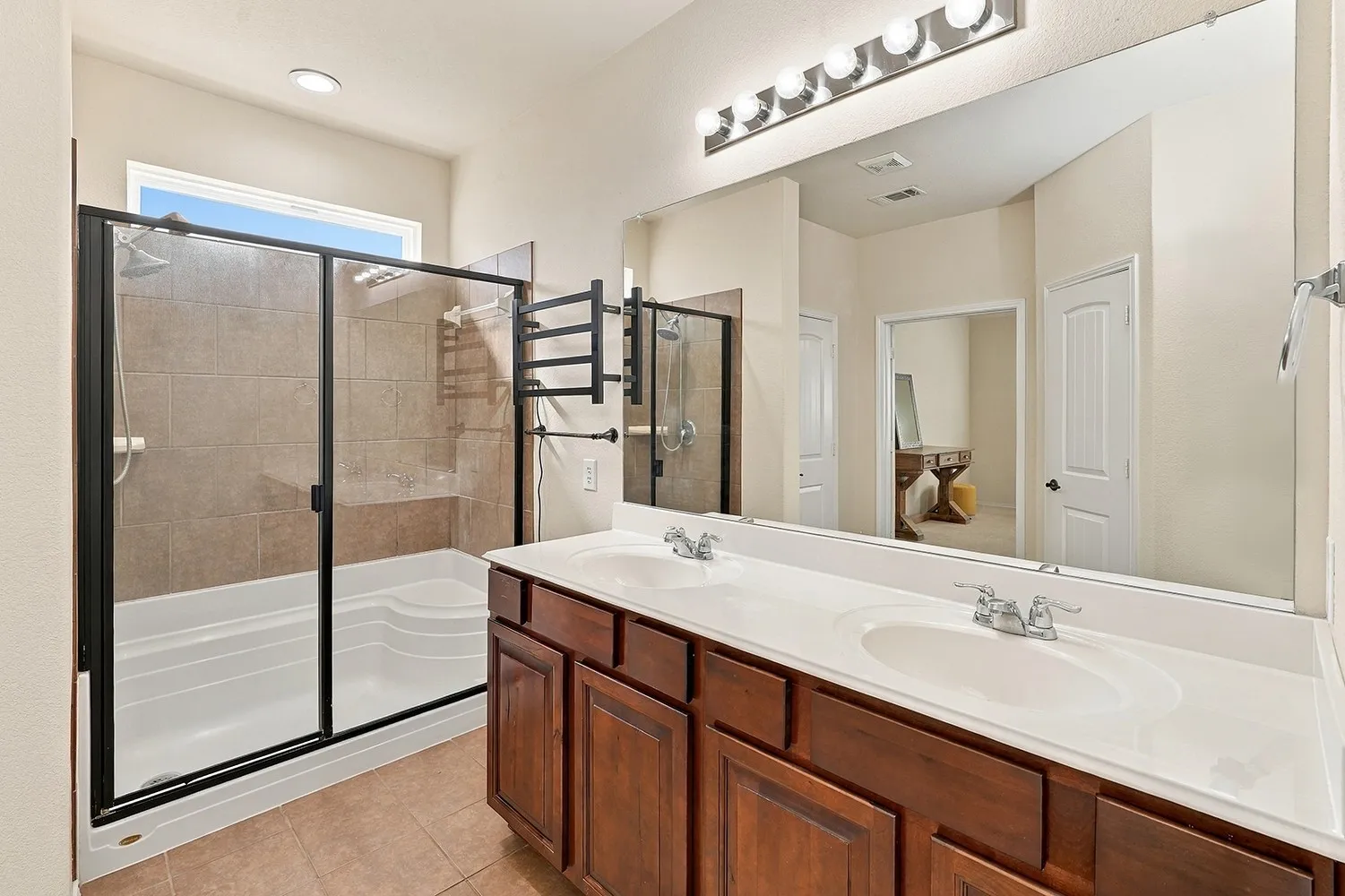 Single Family Residence For Sale in Denton County , 108 Blackforest Road, Krum, Texas 76249, 5 Bedroom, 3 Bathroom, 3 Garage spaces, 3,179 Sqft, built in 2011, mls#21413979, Real Estate Agent in Krum, Homes For Sale in Denton county, Homes For Sale in Krum, Realtor in Krum Texas, Real Estate Brokerage Independent Realty Texas, Luminita Cordes Realtor