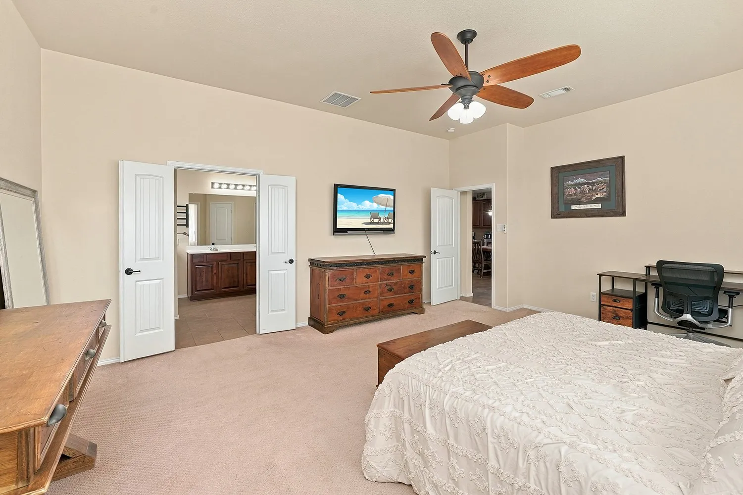 Single Family Residence For Sale in Denton County , 108 Blackforest Road, Krum, Texas 76249, 5 Bedroom, 3 Bathroom, 3 Garage spaces, 3,179 Sqft, built in 2011, mls#21413979, Real Estate Agent in Krum, Homes For Sale in Denton county, Homes For Sale in Krum, Realtor in Krum Texas, Real Estate Brokerage Independent Realty Texas, Luminita Cordes Realtor