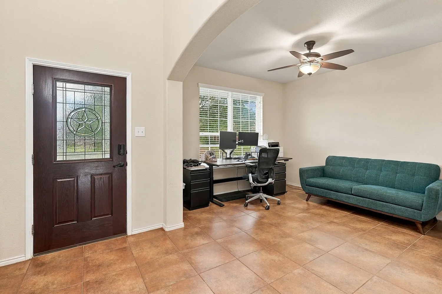 Single Family Residence For Sale in Denton County , 108 Blackforest Road, Krum, Texas 76249, 5 Bedroom, 3 Bathroom, 3 Garage spaces, 3,179 Sqft, built in 2011, mls#21413979, Real Estate Agent in Krum, Homes For Sale in Denton county, Homes For Sale in Krum, Realtor in Krum Texas, Real Estate Brokerage Independent Realty Texas, Luminita Cordes Realtor