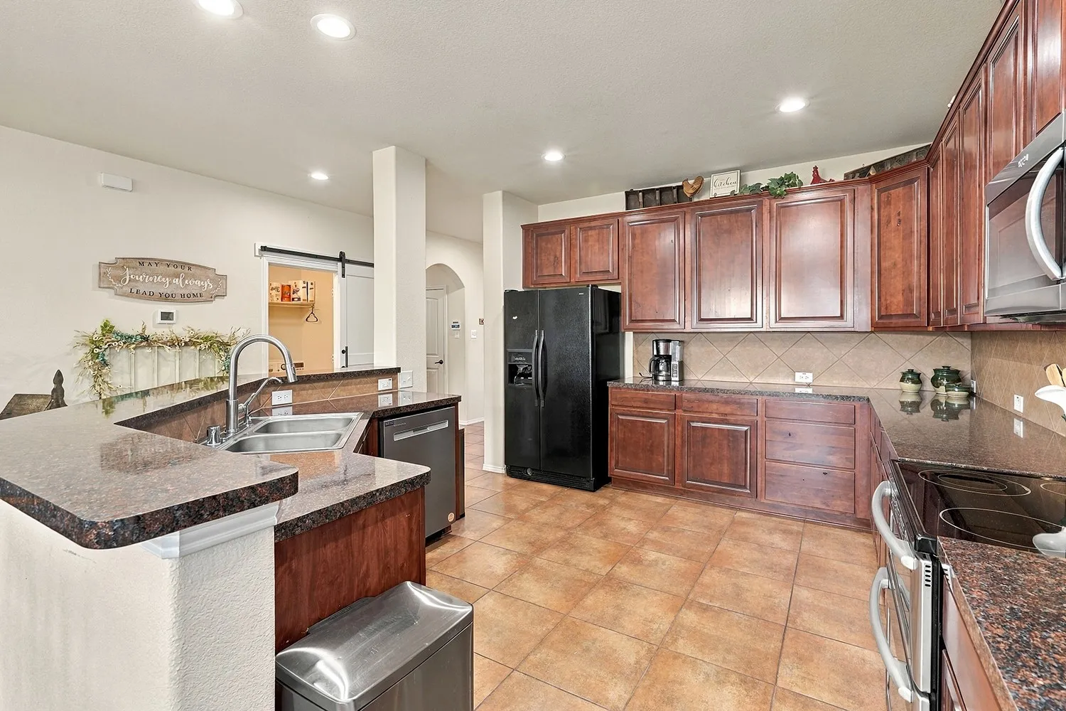 Single Family Residence For Sale in Denton County , 108 Blackforest Road, Krum, Texas 76249, 5 Bedroom, 3 Bathroom, 3 Garage spaces, 3,179 Sqft, built in 2011, mls#21413979, Real Estate Agent in Krum, Homes For Sale in Denton county, Homes For Sale in Krum, Realtor in Krum Texas, Real Estate Brokerage Independent Realty Texas, Luminita Cordes Realtor