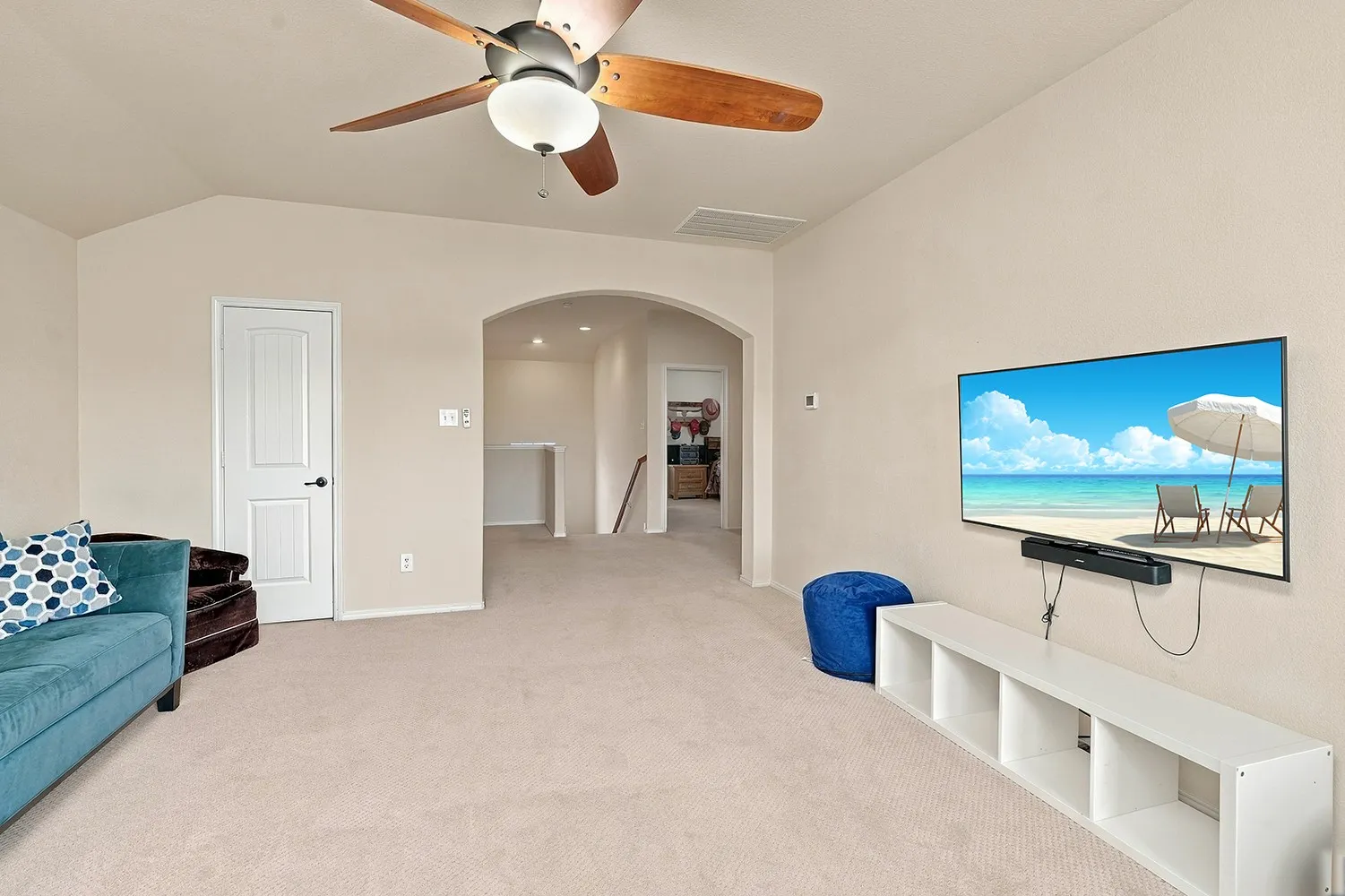 Single Family Residence For Sale in Denton County , 108 Blackforest Road, Krum, Texas 76249, 5 Bedroom, 3 Bathroom, 3 Garage spaces, 3,179 Sqft, built in 2011, mls#21413979, Real Estate Agent in Krum, Homes For Sale in Denton county, Homes For Sale in Krum, Realtor in Krum Texas, Real Estate Brokerage Independent Realty Texas, Luminita Cordes Realtor