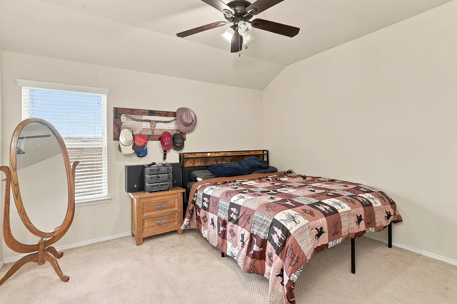 Single Family Residence For Sale in Denton County , 108 Blackforest Road, Krum, Texas 76249, 5 Bedroom, 3 Bathroom, 3 Garage spaces, 3,179 Sqft, built in 2011, mls#21413979, Real Estate Agent in Krum, Homes For Sale in Denton county, Homes For Sale in Krum, Realtor in Krum Texas, Real Estate Brokerage Independent Realty Texas, Luminita Cordes Realtor