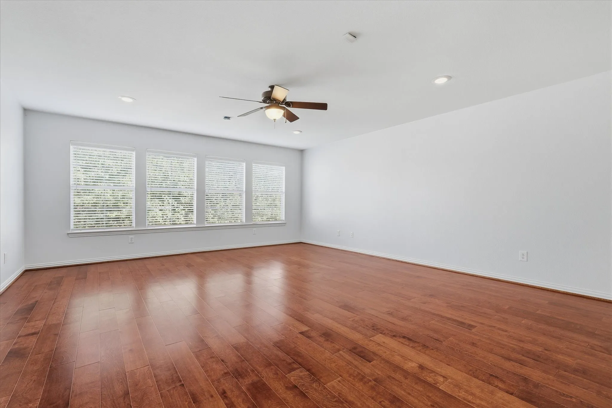 Single Family Residence For Rent in Collin County , 3908 Moonbeam Court, Plano, Texas 75074, 5 Bedroom, 4 Bathroom, 2 Garage spaces, 4,469 Sqft, built in 2004, mls#21409253, Real Estate Agent in Plano, Homes For Rent in Collin county, Homes For Rent in Plano, Realtor in Plano Texas, Real Estate Brokerage Independent Realty Texas, Luminita Cordes Realtor