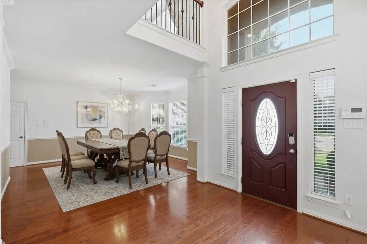 Virtually staging