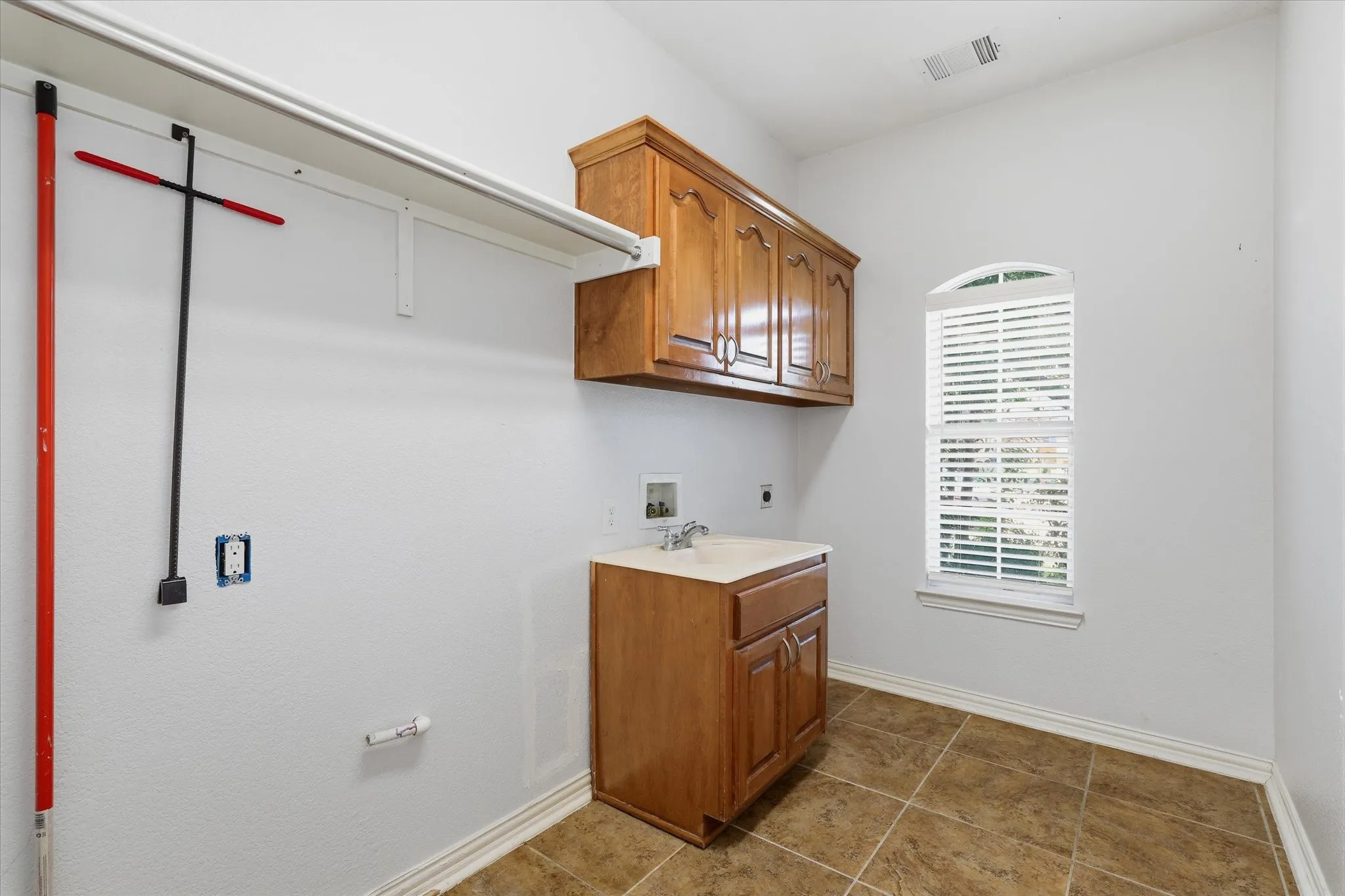 Single Family Residence For Rent in Collin County , 3908 Moonbeam Court, Plano, Texas 75074, 5 Bedroom, 4 Bathroom, 2 Garage spaces, 4,469 Sqft, built in 2004, mls#21409253, Real Estate Agent in Plano, Homes For Rent in Collin county, Homes For Rent in Plano, Realtor in Plano Texas, Real Estate Brokerage Independent Realty Texas, Luminita Cordes Realtor