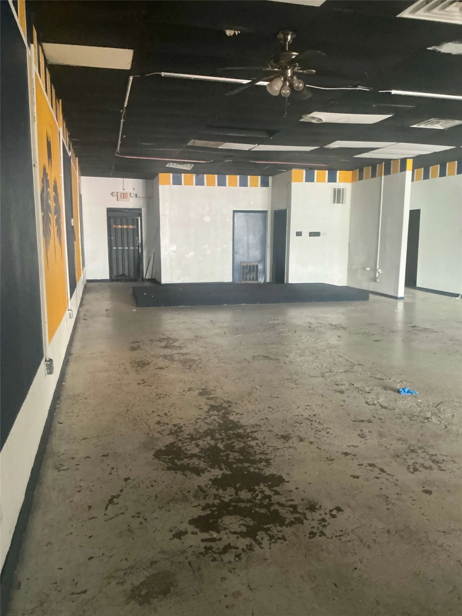 Retail For Rent in Dallas County , 4737 Village Fair Drive 108A, Dallas, Texas 75224, 0, 0, Garage spaces, 3,170 Sqft, built in 1972, mls#21414265, Real Estate Agent in Dallas, Homes For Rent in Dallas county, Homes For Rent in Dallas, Realtor in Dallas Texas, Real Estate Brokerage Independent Realty Texas, Luminita Cordes Realtor