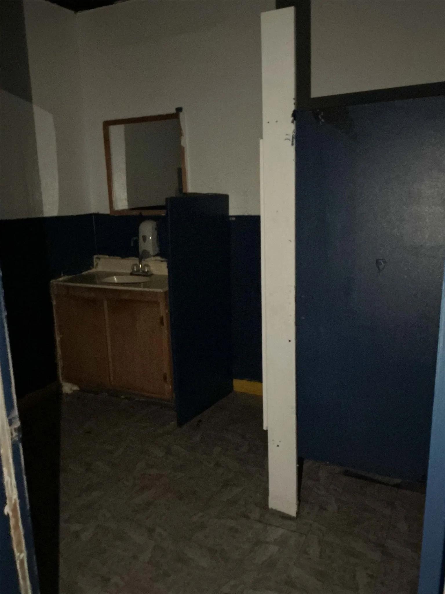 Retail For Rent in Dallas County , 4737 Village Fair Drive 108A, Dallas, Texas 75224, 0, 0, Garage spaces, 3,170 Sqft, built in 1972, mls#21414265, Real Estate Agent in Dallas, Homes For Rent in Dallas county, Homes For Rent in Dallas, Realtor in Dallas Texas, Real Estate Brokerage Independent Realty Texas, Luminita Cordes Realtor