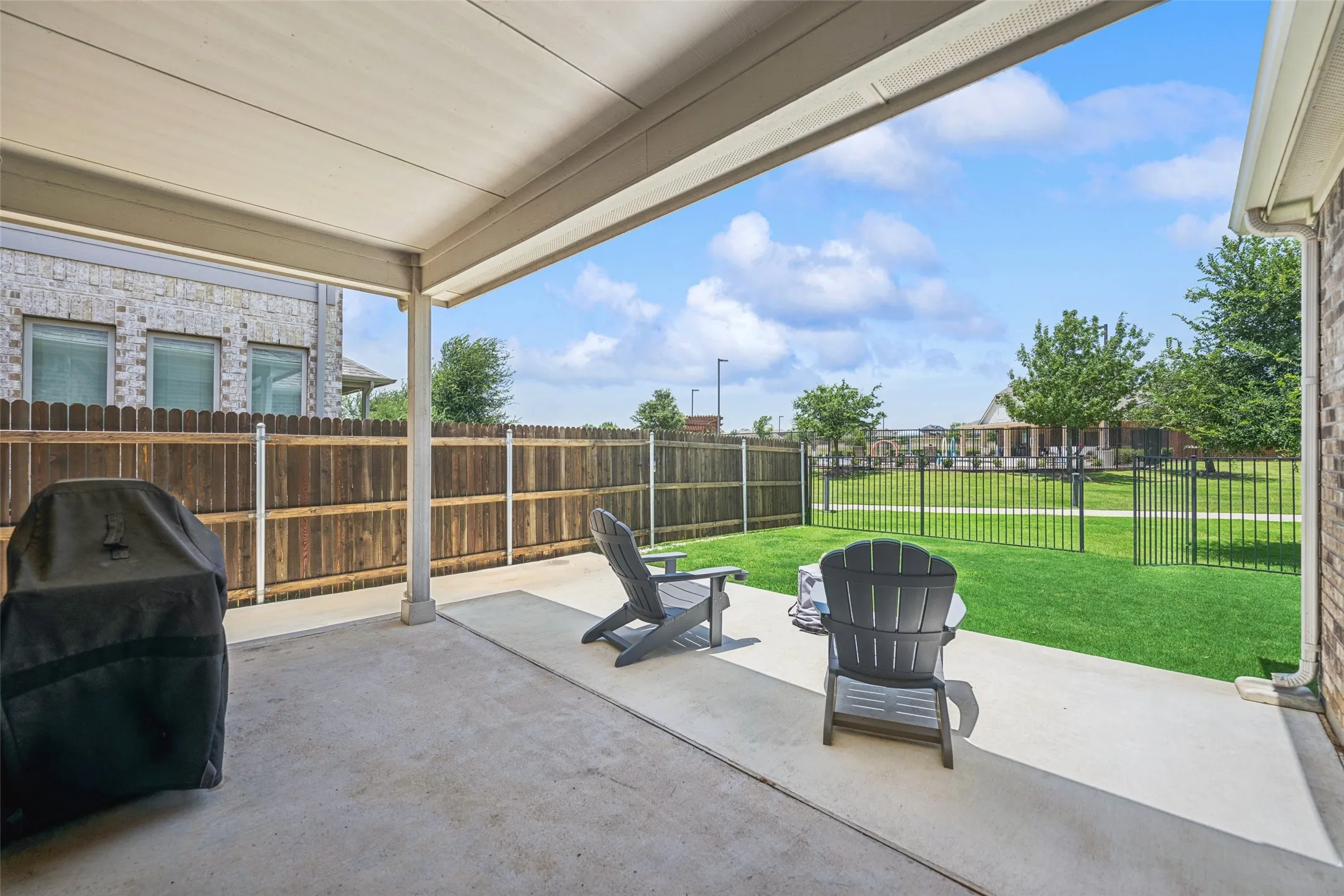 Single Family Residence For Sale in Denton County , 9012 Conroe Drive, Denton, Texas 76226, 3 Bedroom, 2 Bathroom, 2 Garage spaces, 1,974 Sqft, built in 2017, mls#21412879, Real Estate Agent in Denton, Homes For Sale in Denton county, Homes For Sale in Denton, Realtor in Denton Texas, Real Estate Brokerage Independent Realty Texas, Luminita Cordes Realtor