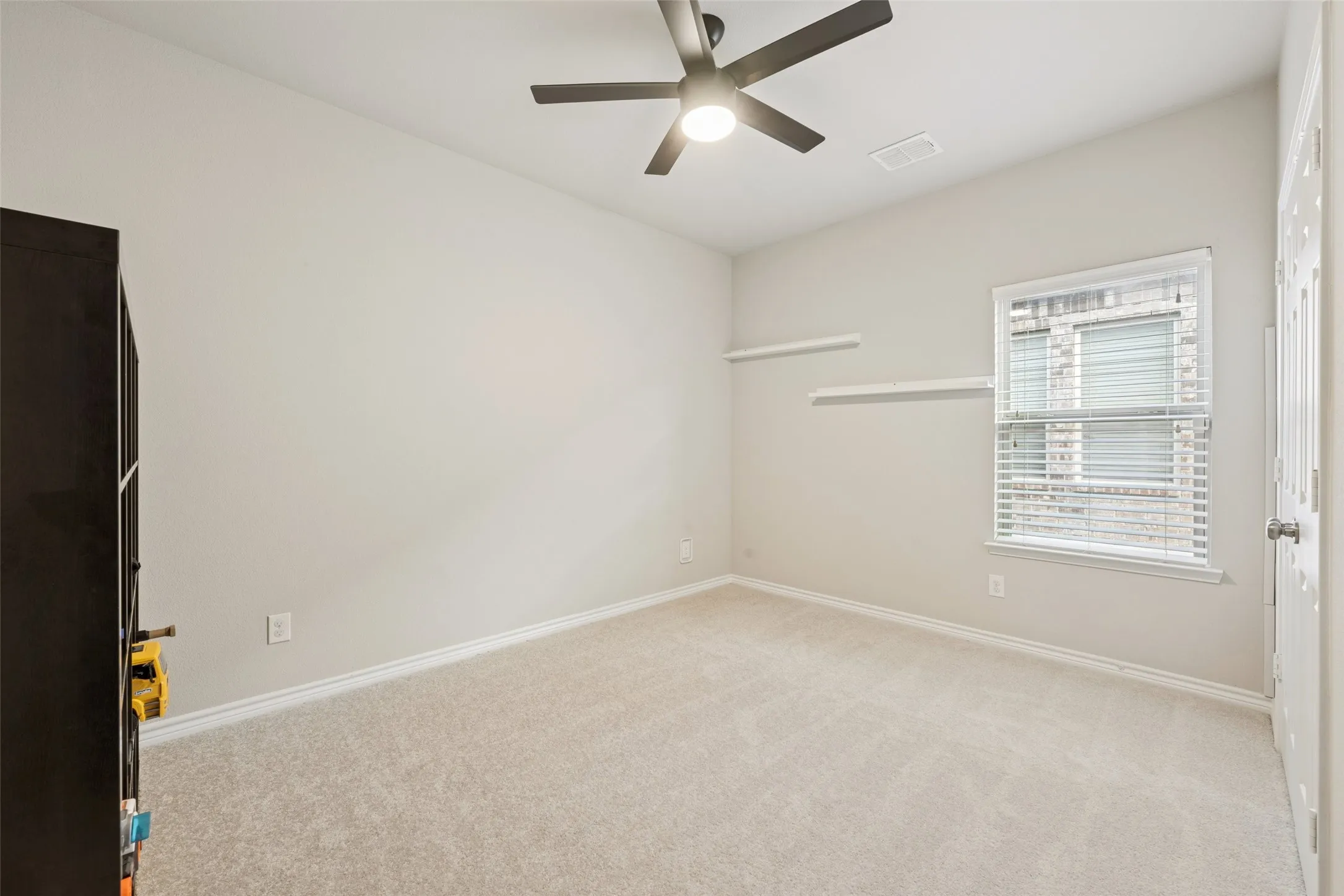 Single Family Residence For Sale in Denton County , 9012 Conroe Drive, Denton, Texas 76226, 3 Bedroom, 2 Bathroom, 2 Garage spaces, 1,974 Sqft, built in 2017, mls#21412879, Real Estate Agent in Denton, Homes For Sale in Denton county, Homes For Sale in Denton, Realtor in Denton Texas, Real Estate Brokerage Independent Realty Texas, Luminita Cordes Realtor