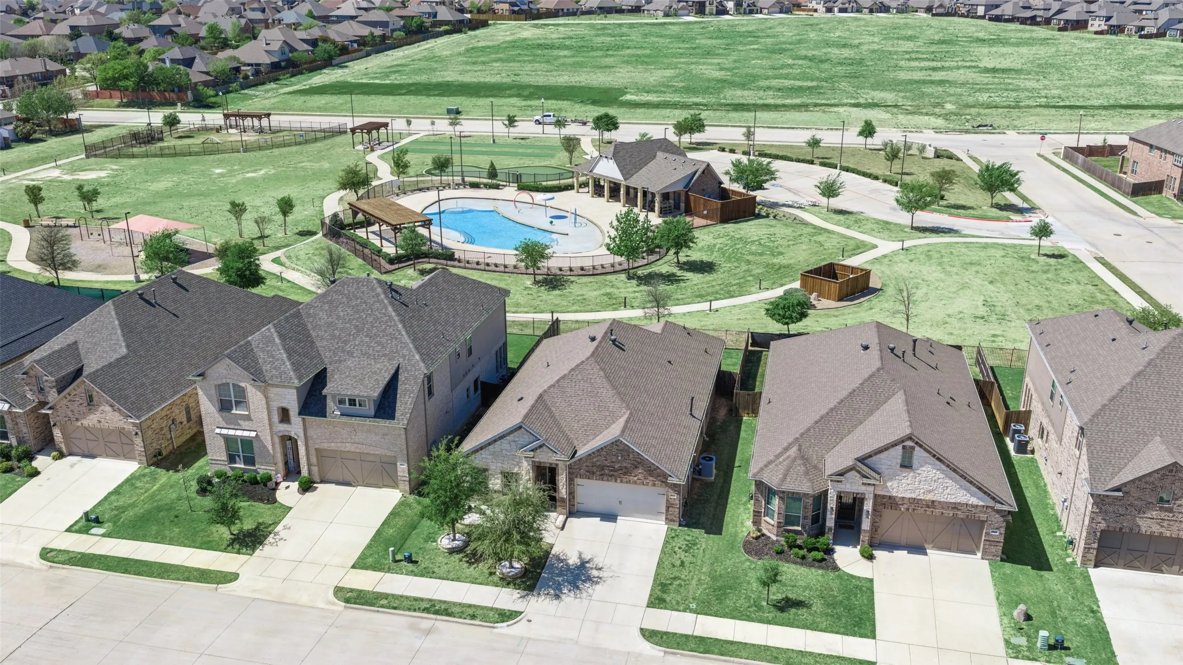 Single Family Residence For Sale in Denton County , 9012 Conroe Drive, Denton, Texas 76226, 3 Bedroom, 2 Bathroom, 2 Garage spaces, 1,974 Sqft, built in 2017, mls#21412879, Real Estate Agent in Denton, Homes For Sale in Denton county, Homes For Sale in Denton, Realtor in Denton Texas, Real Estate Brokerage Independent Realty Texas, Luminita Cordes Realtor