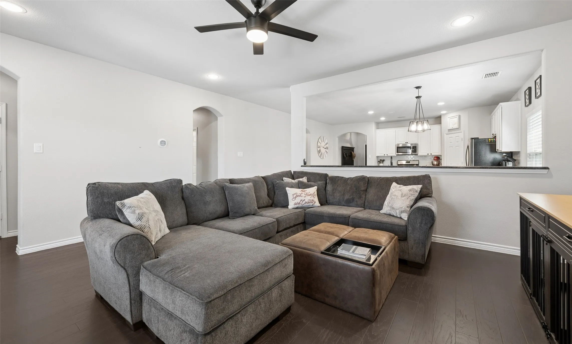 Single Family Residence For Sale in Denton County , 9012 Conroe Drive, Denton, Texas 76226, 3 Bedroom, 2 Bathroom, 2 Garage spaces, 1,974 Sqft, built in 2017, mls#21412879, Real Estate Agent in Denton, Homes For Sale in Denton county, Homes For Sale in Denton, Realtor in Denton Texas, Real Estate Brokerage Independent Realty Texas, Luminita Cordes Realtor