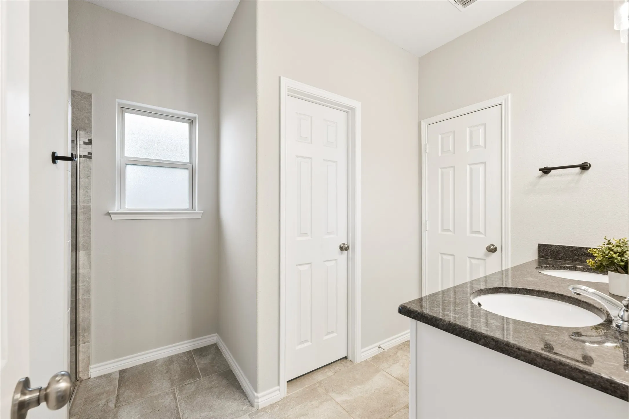 Single Family Residence For Sale in Denton County , 9012 Conroe Drive, Denton, Texas 76226, 3 Bedroom, 2 Bathroom, 2 Garage spaces, 1,974 Sqft, built in 2017, mls#21412879, Real Estate Agent in Denton, Homes For Sale in Denton county, Homes For Sale in Denton, Realtor in Denton Texas, Real Estate Brokerage Independent Realty Texas, Luminita Cordes Realtor