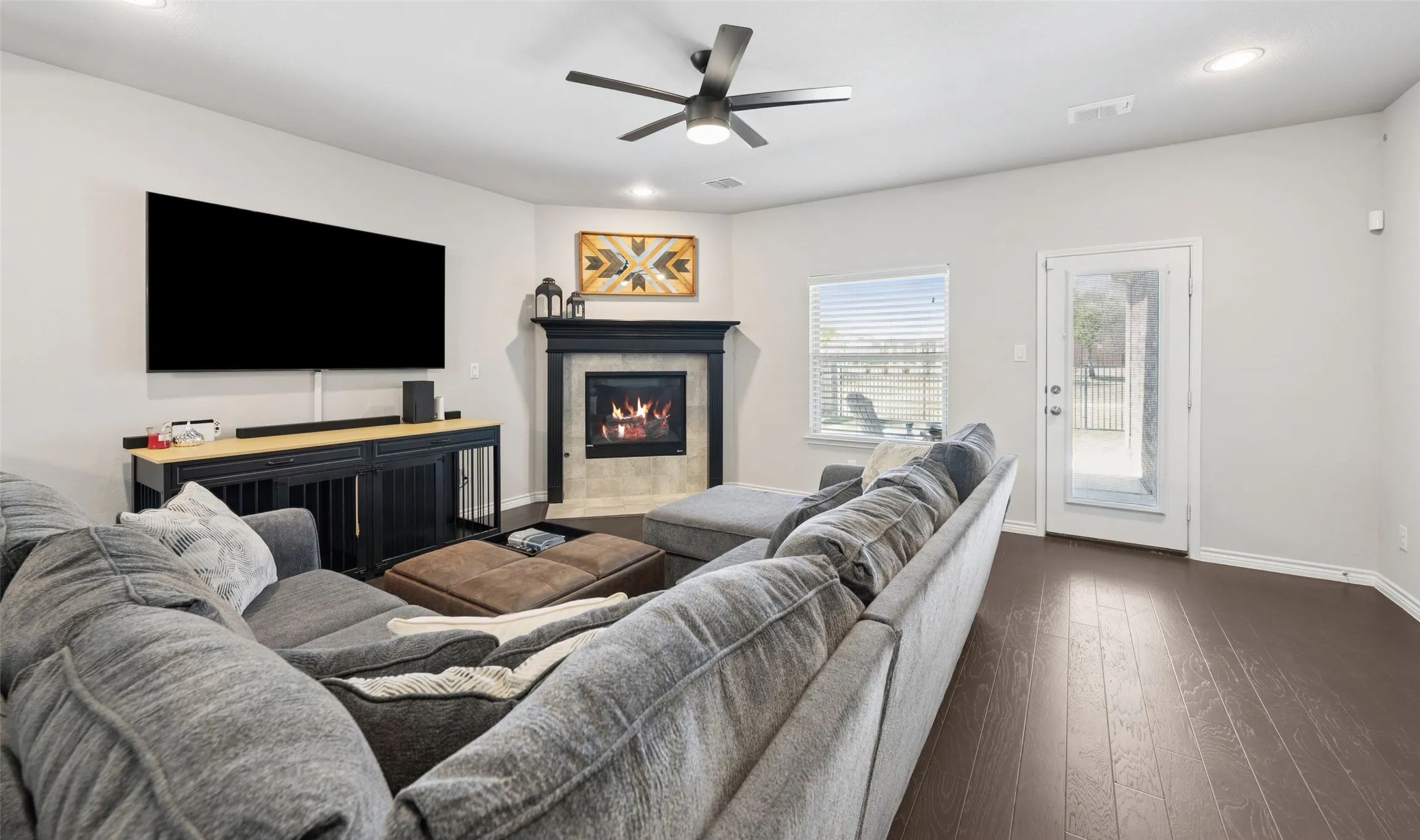 Single Family Residence For Sale in Denton County , 9012 Conroe Drive, Denton, Texas 76226, 3 Bedroom, 2 Bathroom, 2 Garage spaces, 1,974 Sqft, built in 2017, mls#21412879, Real Estate Agent in Denton, Homes For Sale in Denton county, Homes For Sale in Denton, Realtor in Denton Texas, Real Estate Brokerage Independent Realty Texas, Luminita Cordes Realtor