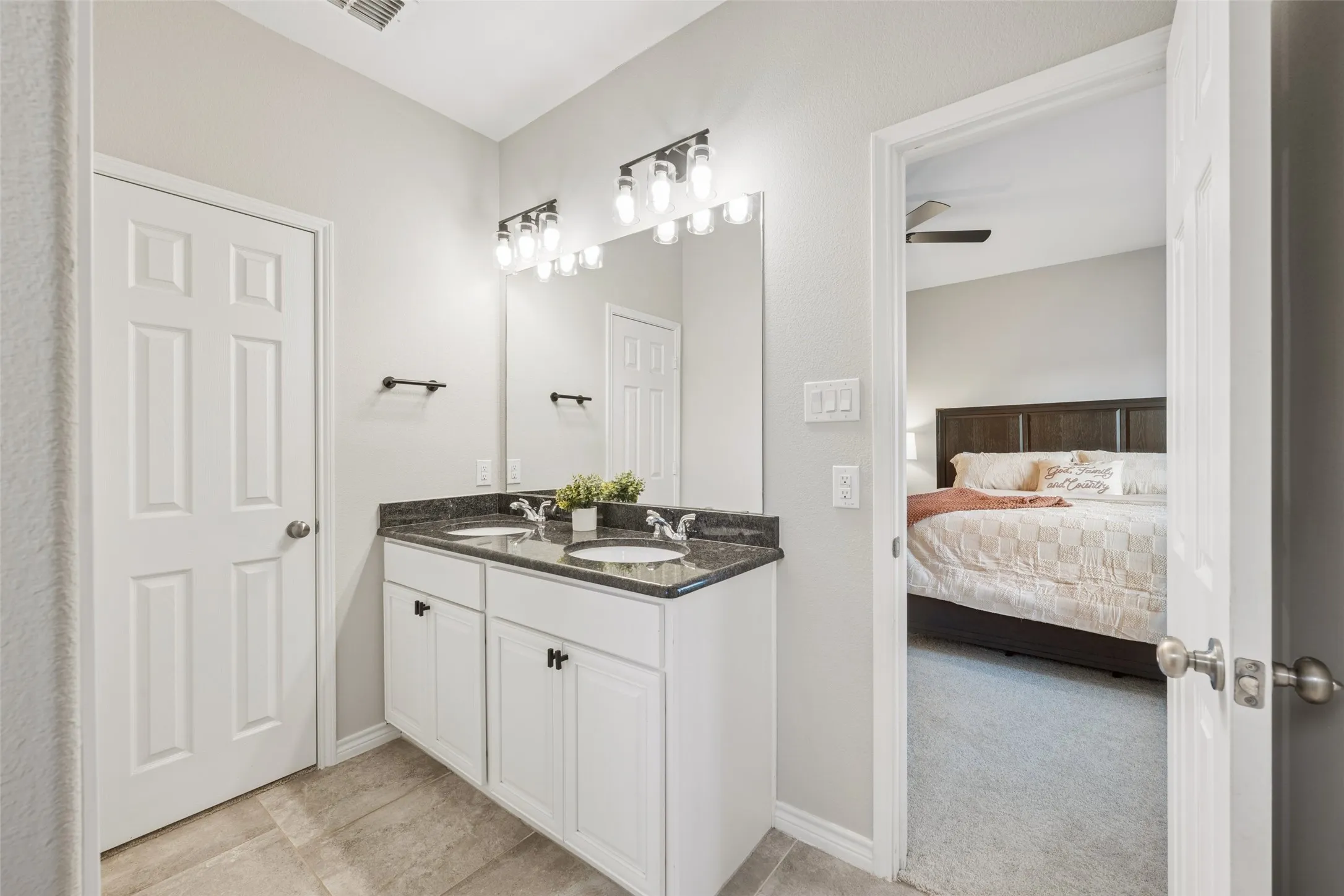 Single Family Residence For Sale in Denton County , 9012 Conroe Drive, Denton, Texas 76226, 3 Bedroom, 2 Bathroom, 2 Garage spaces, 1,974 Sqft, built in 2017, mls#21412879, Real Estate Agent in Denton, Homes For Sale in Denton county, Homes For Sale in Denton, Realtor in Denton Texas, Real Estate Brokerage Independent Realty Texas, Luminita Cordes Realtor