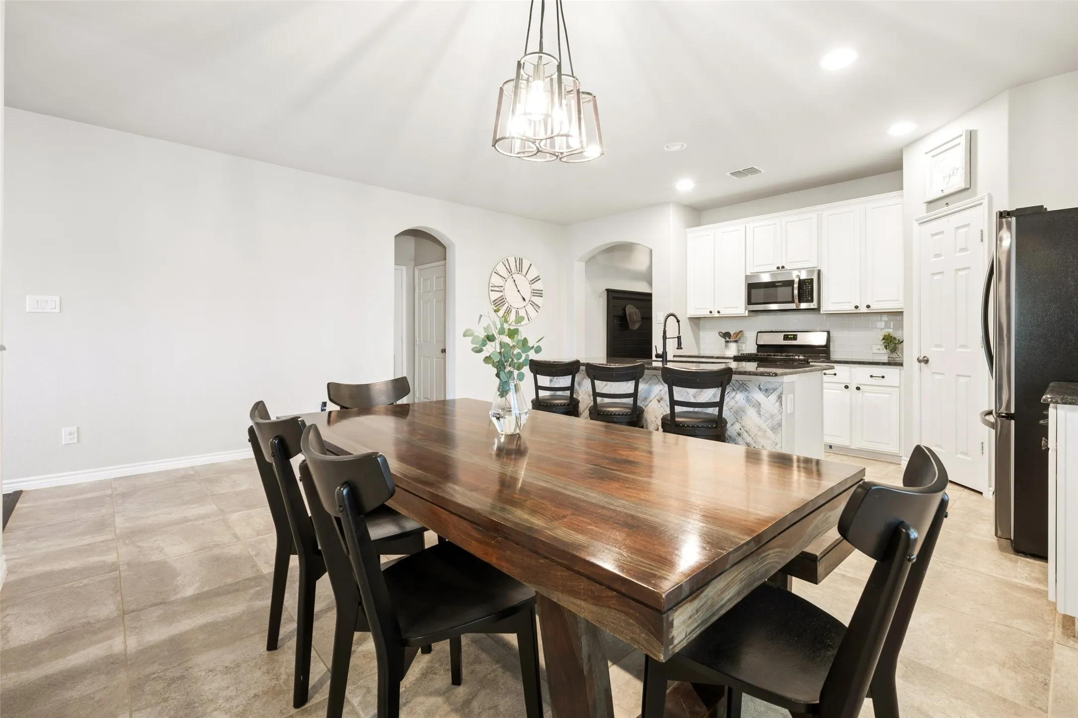 Single Family Residence For Sale in Denton County , 9012 Conroe Drive, Denton, Texas 76226, 3 Bedroom, 2 Bathroom, 2 Garage spaces, 1,974 Sqft, built in 2017, mls#21412879, Real Estate Agent in Denton, Homes For Sale in Denton county, Homes For Sale in Denton, Realtor in Denton Texas, Real Estate Brokerage Independent Realty Texas, Luminita Cordes Realtor