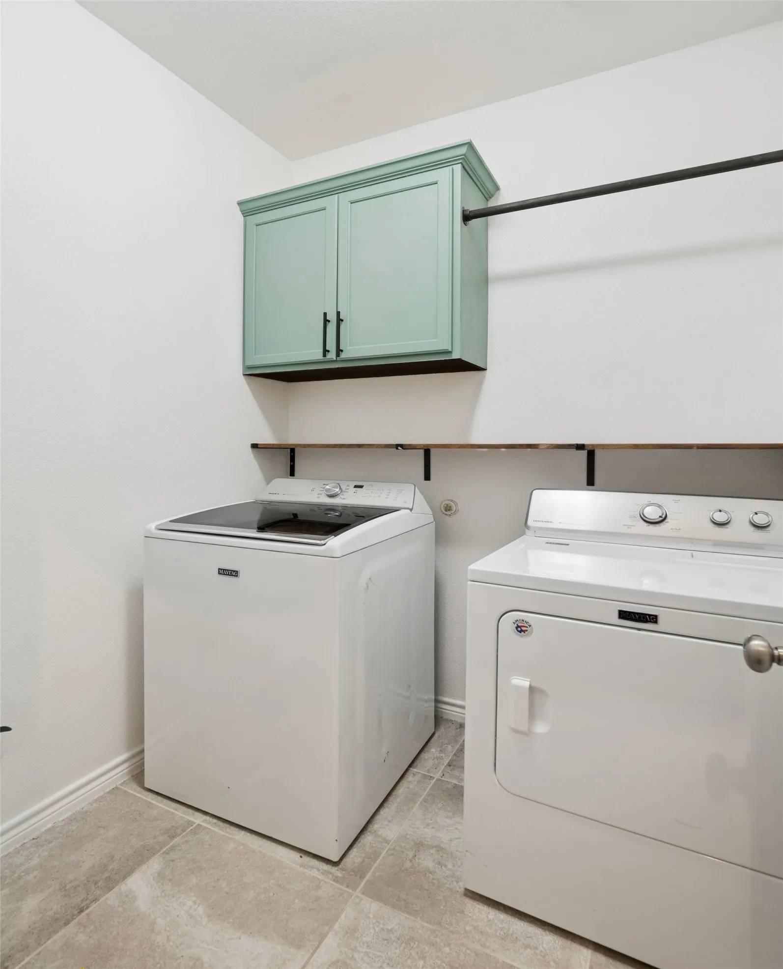 Single Family Residence For Sale in Denton County , 9012 Conroe Drive, Denton, Texas 76226, 3 Bedroom, 2 Bathroom, 2 Garage spaces, 1,974 Sqft, built in 2017, mls#21412879, Real Estate Agent in Denton, Homes For Sale in Denton county, Homes For Sale in Denton, Realtor in Denton Texas, Real Estate Brokerage Independent Realty Texas, Luminita Cordes Realtor