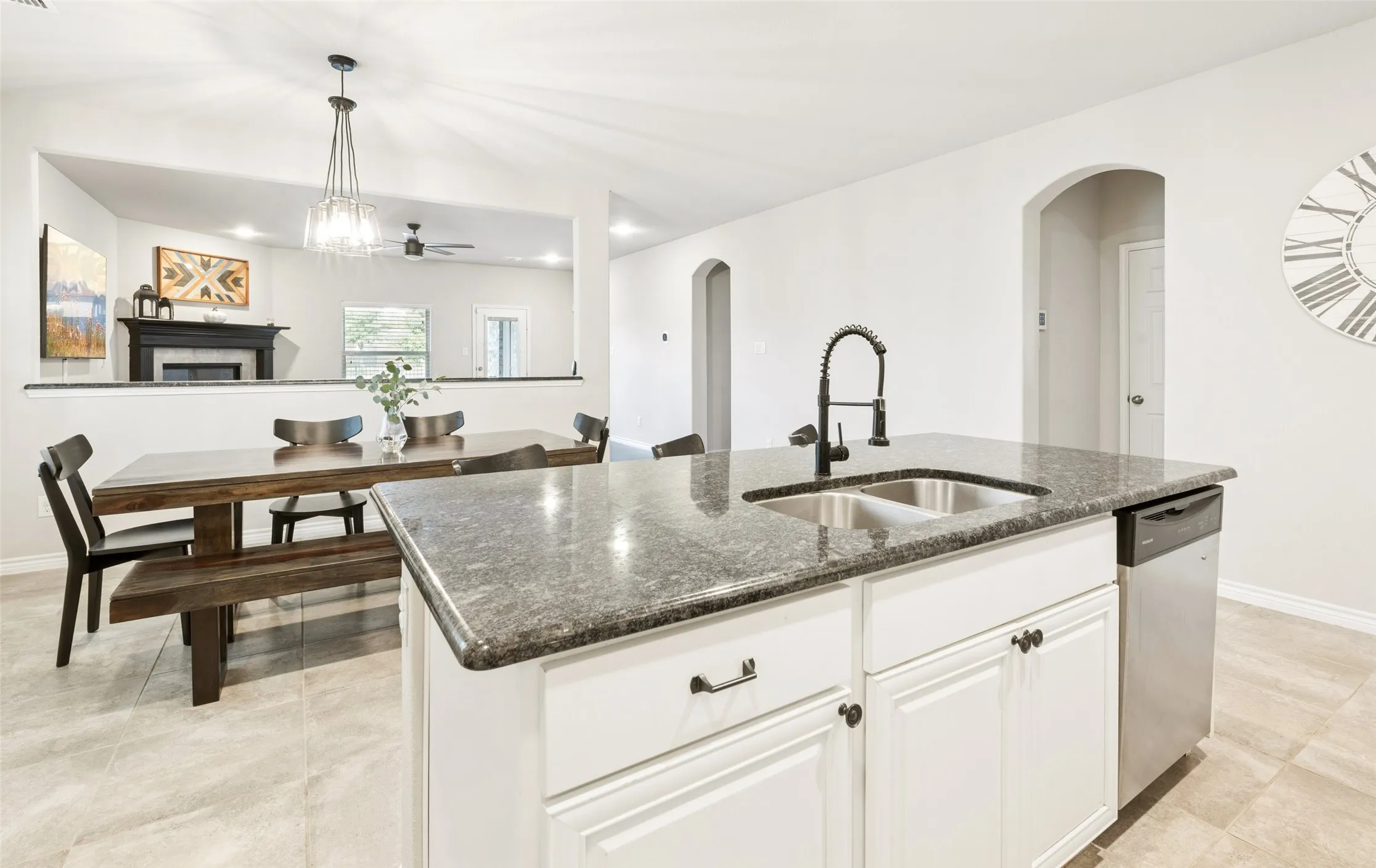 Single Family Residence For Sale in Denton County , 9012 Conroe Drive, Denton, Texas 76226, 3 Bedroom, 2 Bathroom, 2 Garage spaces, 1,974 Sqft, built in 2017, mls#21412879, Real Estate Agent in Denton, Homes For Sale in Denton county, Homes For Sale in Denton, Realtor in Denton Texas, Real Estate Brokerage Independent Realty Texas, Luminita Cordes Realtor