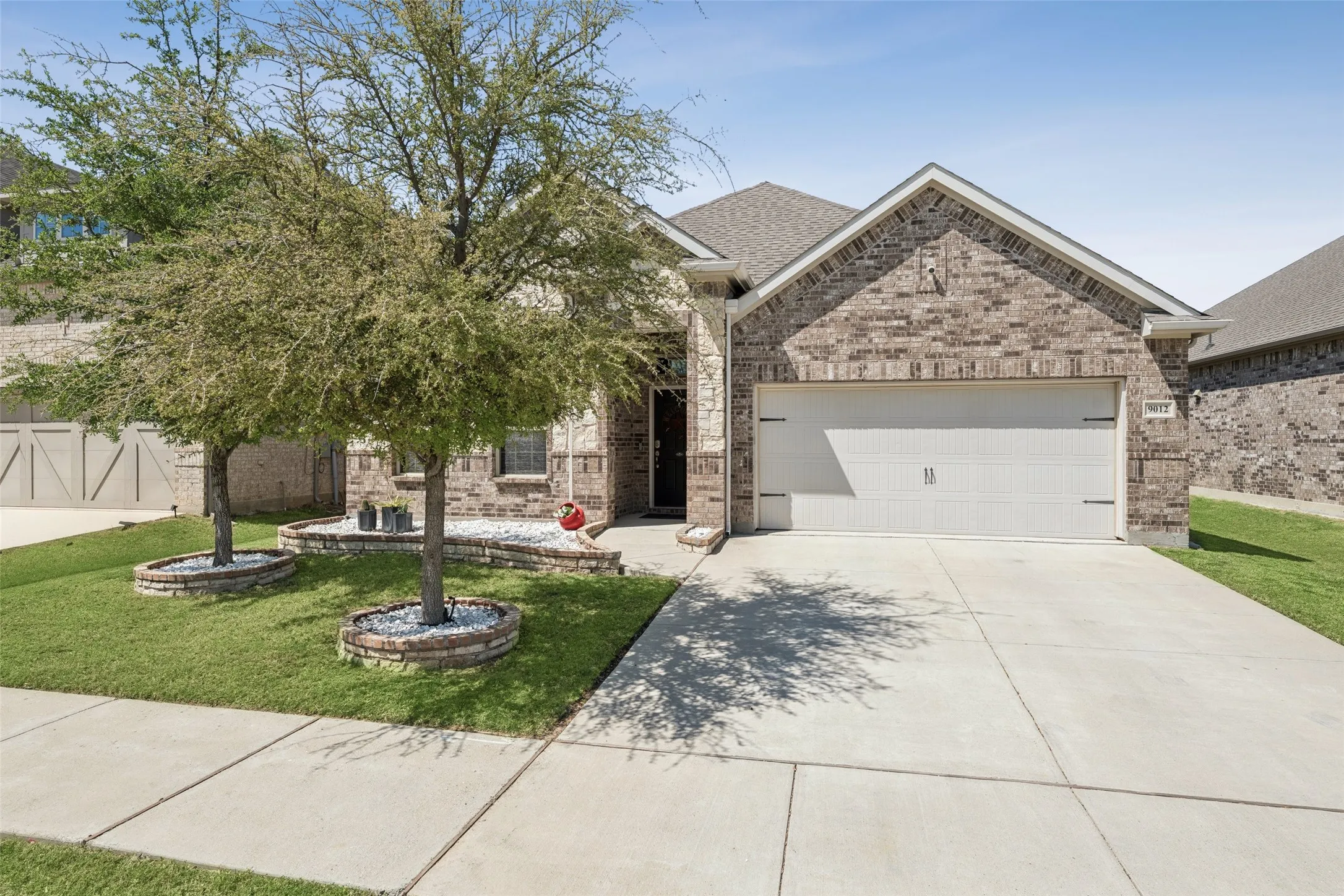 Single Family Residence For Sale in Denton County , 9012 Conroe Drive, Denton, Texas 76226, 3 Bedroom, 2 Bathroom, 2 Garage spaces, 1,974 Sqft, built in 2017, mls#21412879, Real Estate Agent in Denton, Homes For Sale in Denton county, Homes For Sale in Denton, Realtor in Denton Texas, Real Estate Brokerage Independent Realty Texas, Luminita Cordes Realtor