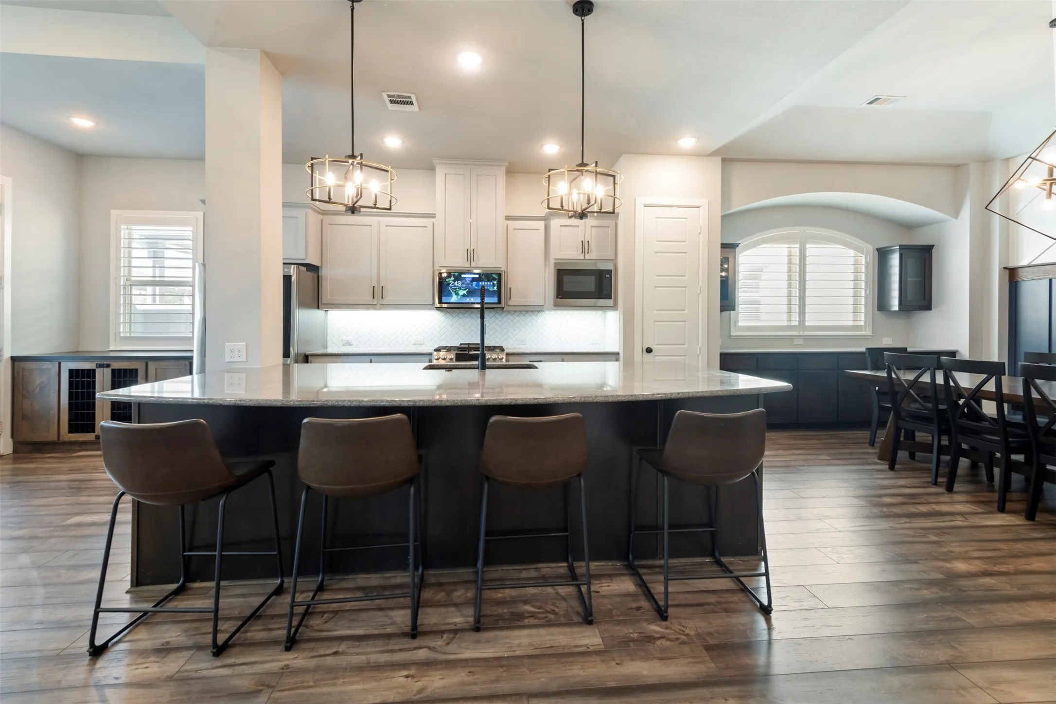 Single Family Residence For Sale in Denton County , 1517 Moss Trail Court, Argyle, Texas 76226, 4 Bedroom, 4 Bathroom, 2 Garage spaces, 2,671 Sqft, built in 2020, mls#21414317, Real Estate Agent in Argyle, Homes For Sale in Denton county, Homes For Sale in Argyle, Realtor in Argyle Texas, Real Estate Brokerage Independent Realty Texas, Luminita Cordes Realtor
