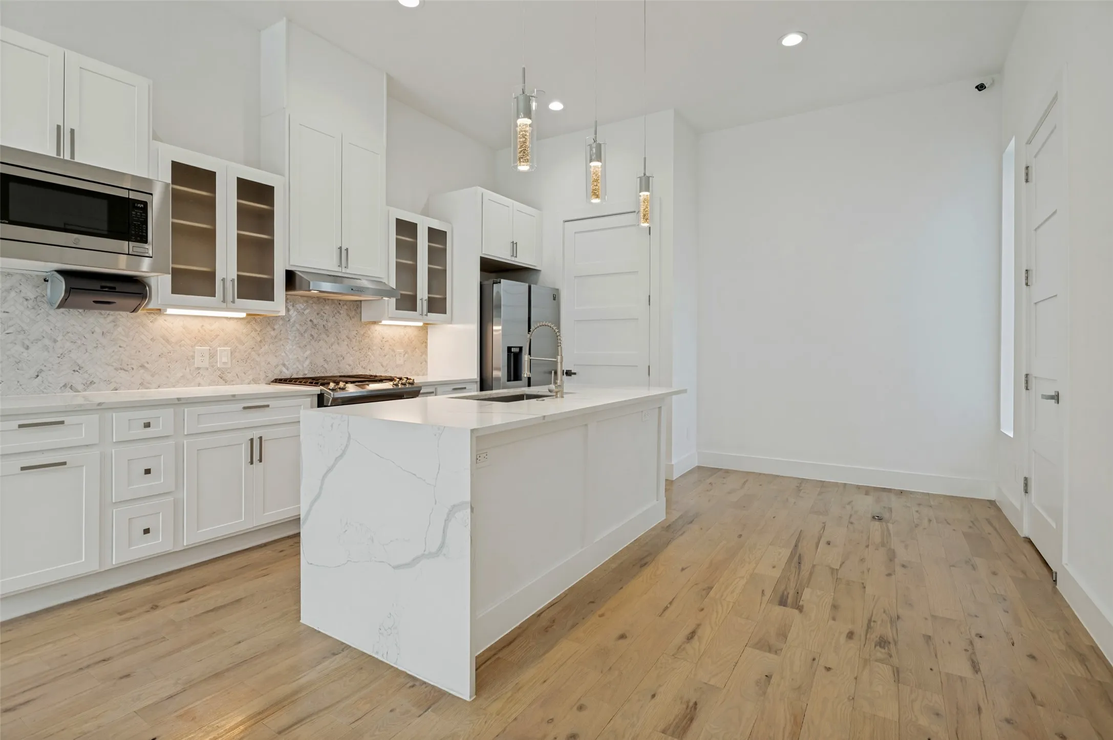 Condominium For Rent in Dallas County , 1910 Caddo Street B105, Dallas, Texas 75204, 2 Bedroom, 3 Bathroom, 2 Garage spaces, 1,500 Sqft, built in 2019, mls#21414333, Real Estate Agent in Dallas, Homes For Rent in Dallas county, Homes For Rent in Dallas, Realtor in Dallas Texas, Real Estate Brokerage Independent Realty Texas, Luminita Cordes Realtor