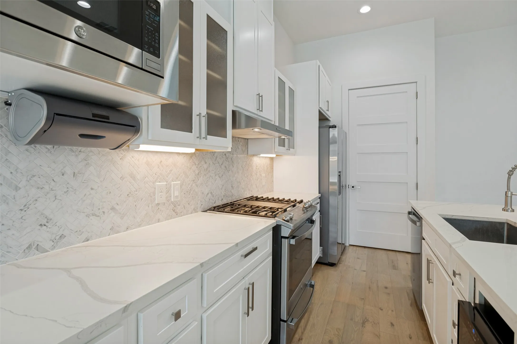 Condominium For Rent in Dallas County , 1910 Caddo Street B105, Dallas, Texas 75204, 2 Bedroom, 3 Bathroom, 2 Garage spaces, 1,500 Sqft, built in 2019, mls#21414333, Real Estate Agent in Dallas, Homes For Rent in Dallas county, Homes For Rent in Dallas, Realtor in Dallas Texas, Real Estate Brokerage Independent Realty Texas, Luminita Cordes Realtor