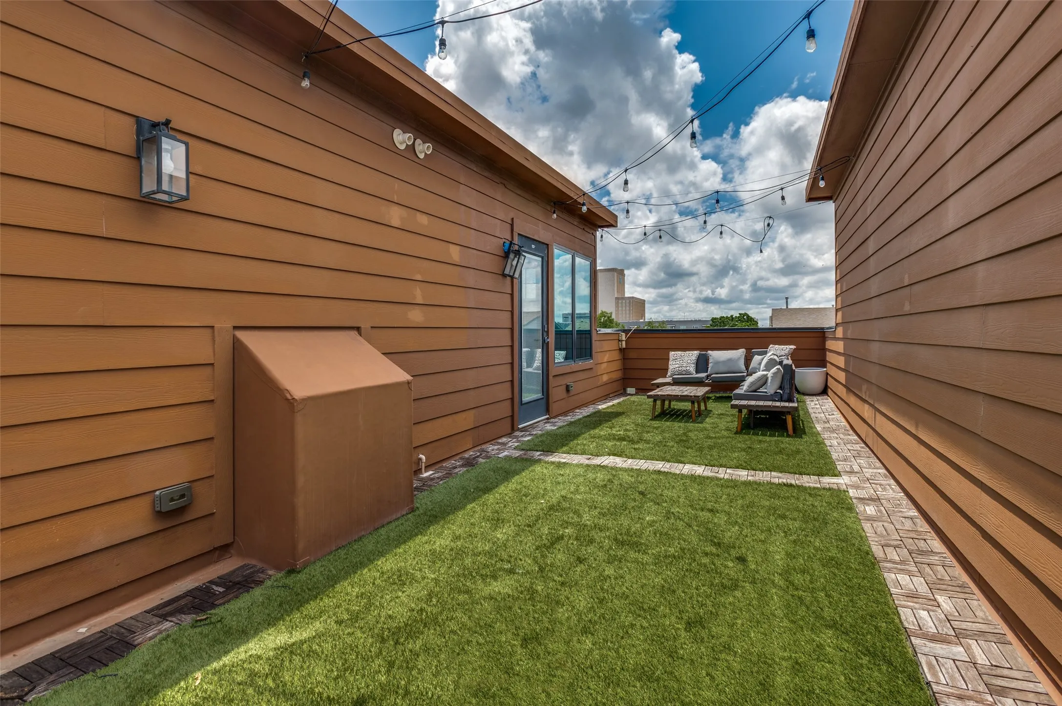 Condominium For Rent in Dallas County , 1910 Caddo Street B105, Dallas, Texas 75204, 2 Bedroom, 3 Bathroom, 2 Garage spaces, 1,500 Sqft, built in 2019, mls#21414333, Real Estate Agent in Dallas, Homes For Rent in Dallas county, Homes For Rent in Dallas, Realtor in Dallas Texas, Real Estate Brokerage Independent Realty Texas, Luminita Cordes Realtor