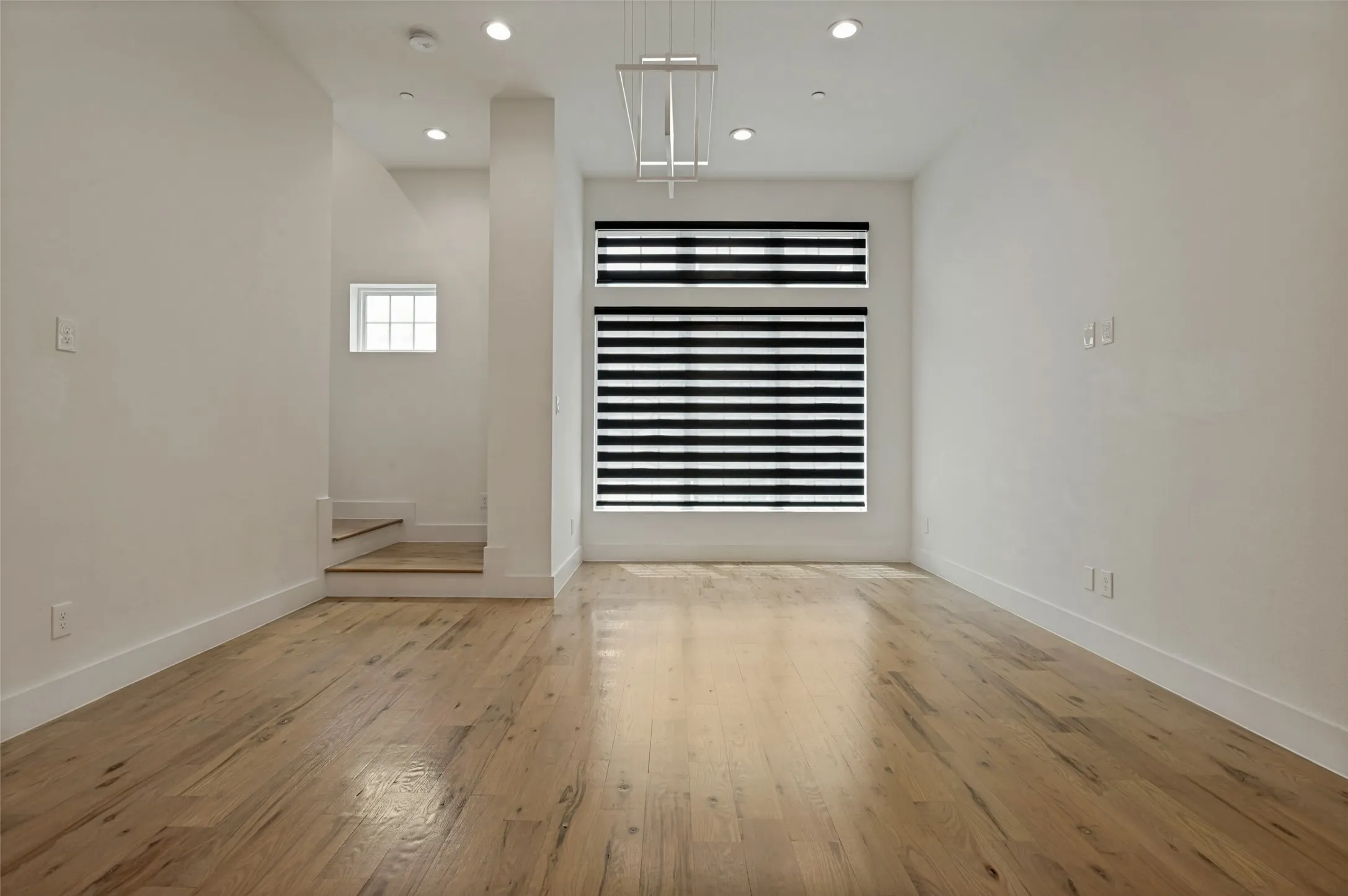 Condominium For Rent in Dallas County , 1910 Caddo Street B105, Dallas, Texas 75204, 2 Bedroom, 3 Bathroom, 2 Garage spaces, 1,500 Sqft, built in 2019, mls#21414333, Real Estate Agent in Dallas, Homes For Rent in Dallas county, Homes For Rent in Dallas, Realtor in Dallas Texas, Real Estate Brokerage Independent Realty Texas, Luminita Cordes Realtor