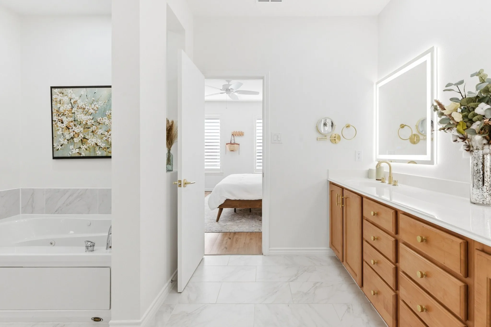 Condominium For Sale in Dallas County , 4312 Mckinney Avenue 8, Dallas, Texas 75205, 2 Bedroom, 3 Bathroom, 2 Garage spaces, 2,394 Sqft, built in 2001, mls#21413505, Real Estate Agent in Dallas, Homes For Sale in Dallas county, Homes For Sale in Dallas, Realtor in Dallas Texas, Real Estate Brokerage Independent Realty Texas, Luminita Cordes Realtor