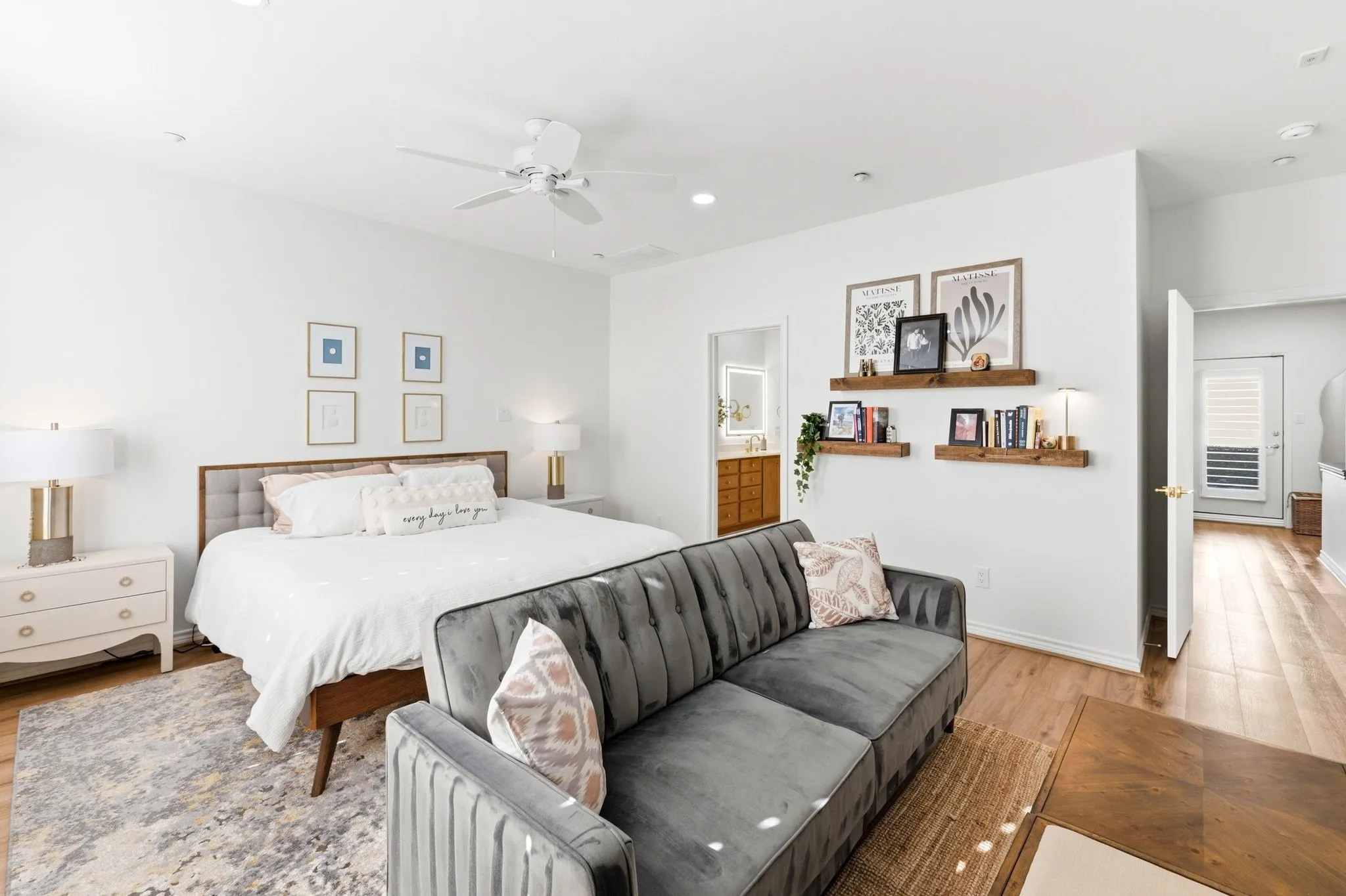 Condominium For Sale in Dallas County , 4312 Mckinney Avenue 8, Dallas, Texas 75205, 2 Bedroom, 3 Bathroom, 2 Garage spaces, 2,394 Sqft, built in 2001, mls#21413505, Real Estate Agent in Dallas, Homes For Sale in Dallas county, Homes For Sale in Dallas, Realtor in Dallas Texas, Real Estate Brokerage Independent Realty Texas, Luminita Cordes Realtor