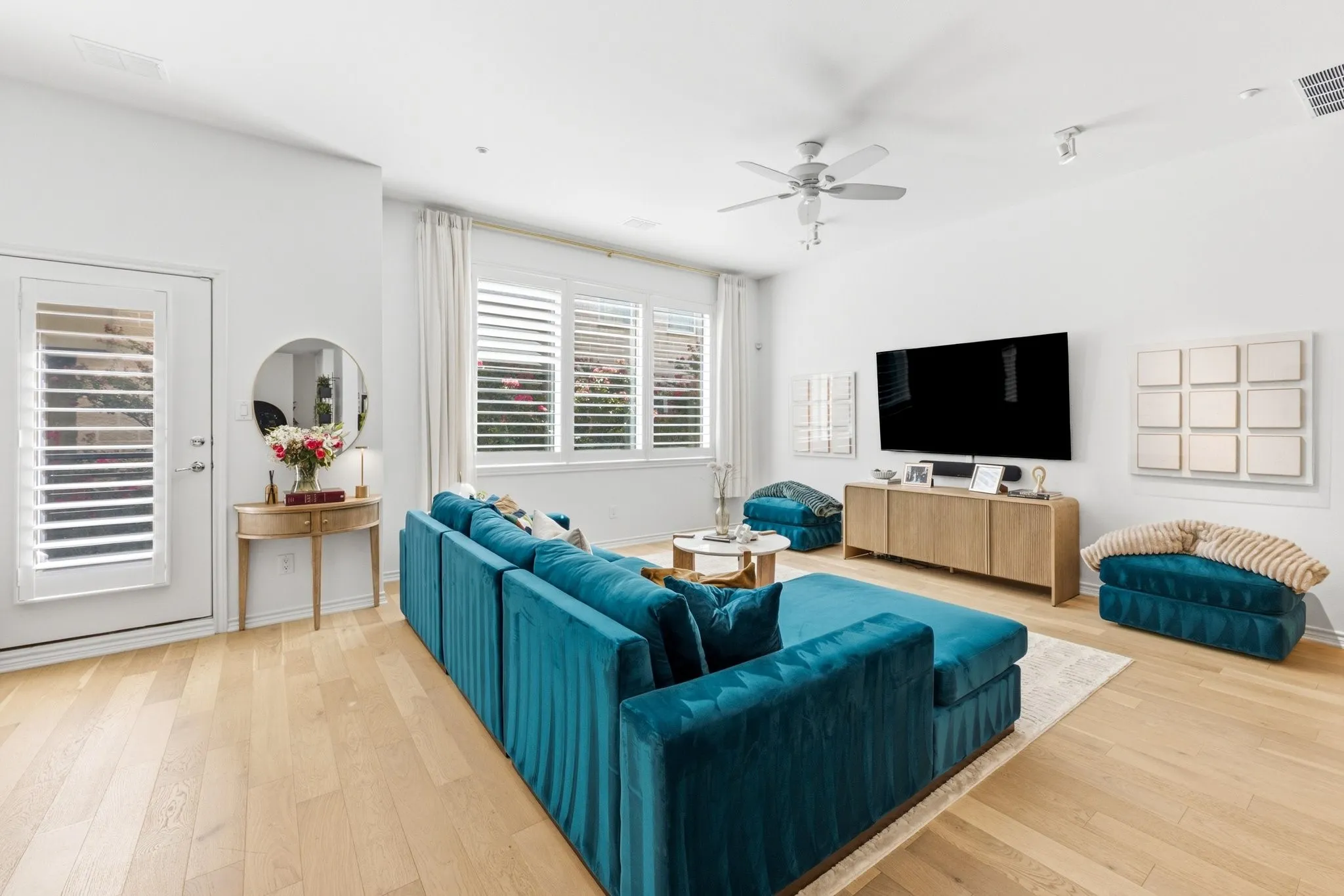 Condominium For Sale in Dallas County , 4312 Mckinney Avenue 8, Dallas, Texas 75205, 2 Bedroom, 3 Bathroom, 2 Garage spaces, 2,394 Sqft, built in 2001, mls#21413505, Real Estate Agent in Dallas, Homes For Sale in Dallas county, Homes For Sale in Dallas, Realtor in Dallas Texas, Real Estate Brokerage Independent Realty Texas, Luminita Cordes Realtor