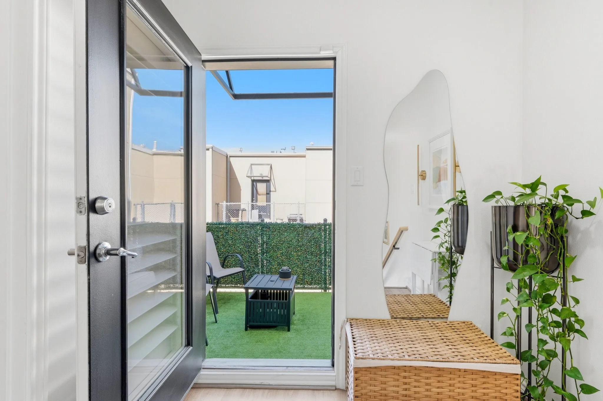 Condominium For Sale in Dallas County , 4312 Mckinney Avenue 8, Dallas, Texas 75205, 2 Bedroom, 3 Bathroom, 2 Garage spaces, 2,394 Sqft, built in 2001, mls#21413505, Real Estate Agent in Dallas, Homes For Sale in Dallas county, Homes For Sale in Dallas, Realtor in Dallas Texas, Real Estate Brokerage Independent Realty Texas, Luminita Cordes Realtor