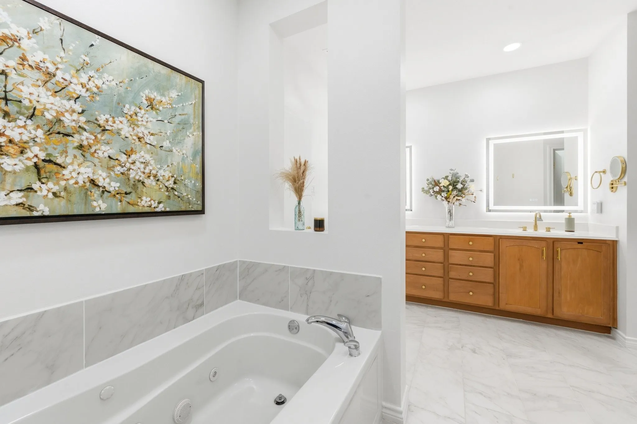 Condominium For Sale in Dallas County , 4312 Mckinney Avenue 8, Dallas, Texas 75205, 2 Bedroom, 3 Bathroom, 2 Garage spaces, 2,394 Sqft, built in 2001, mls#21413505, Real Estate Agent in Dallas, Homes For Sale in Dallas county, Homes For Sale in Dallas, Realtor in Dallas Texas, Real Estate Brokerage Independent Realty Texas, Luminita Cordes Realtor