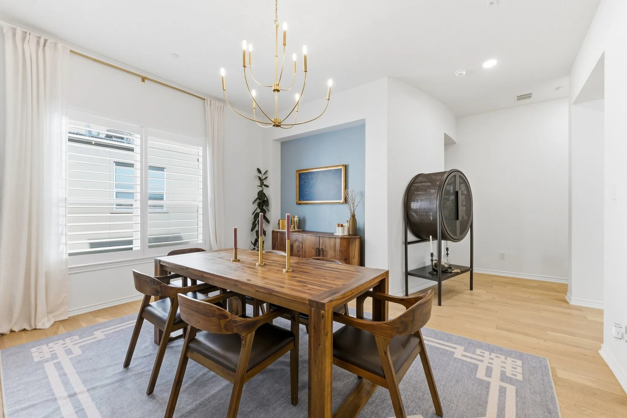 Condominium For Sale in Dallas County , 4312 Mckinney Avenue 8, Dallas, Texas 75205, 2 Bedroom, 3 Bathroom, 2 Garage spaces, 2,394 Sqft, built in 2001, mls#21413505, Real Estate Agent in Dallas, Homes For Sale in Dallas county, Homes For Sale in Dallas, Realtor in Dallas Texas, Real Estate Brokerage Independent Realty Texas, Luminita Cordes Realtor