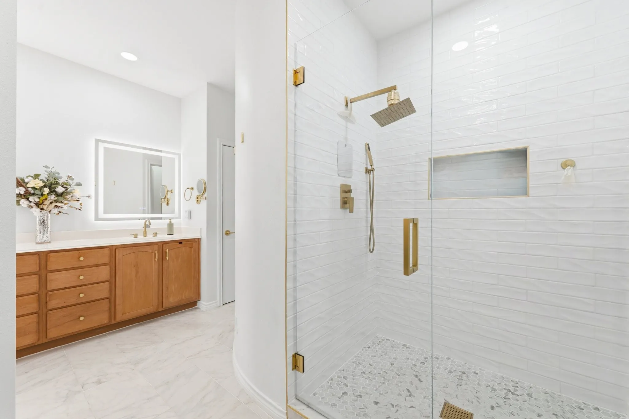 Condominium For Sale in Dallas County , 4312 Mckinney Avenue 8, Dallas, Texas 75205, 2 Bedroom, 3 Bathroom, 2 Garage spaces, 2,394 Sqft, built in 2001, mls#21413505, Real Estate Agent in Dallas, Homes For Sale in Dallas county, Homes For Sale in Dallas, Realtor in Dallas Texas, Real Estate Brokerage Independent Realty Texas, Luminita Cordes Realtor