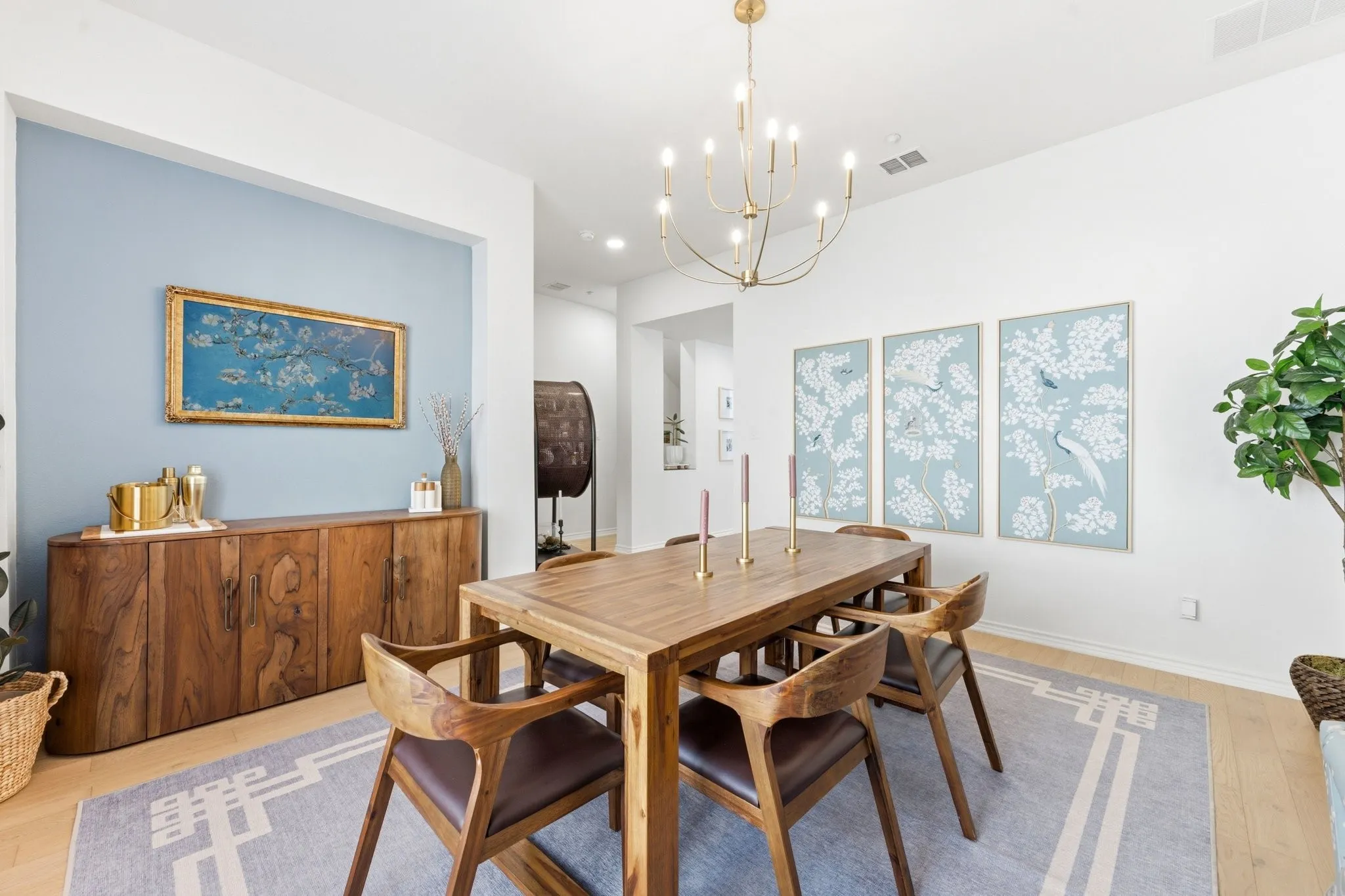 Condominium For Sale in Dallas County , 4312 Mckinney Avenue 8, Dallas, Texas 75205, 2 Bedroom, 3 Bathroom, 2 Garage spaces, 2,394 Sqft, built in 2001, mls#21413505, Real Estate Agent in Dallas, Homes For Sale in Dallas county, Homes For Sale in Dallas, Realtor in Dallas Texas, Real Estate Brokerage Independent Realty Texas, Luminita Cordes Realtor